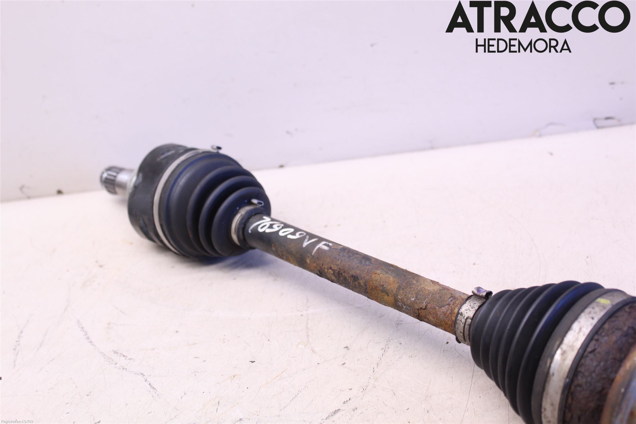 Toyota AURIS 10-12 Drivaxel Fram Vänster