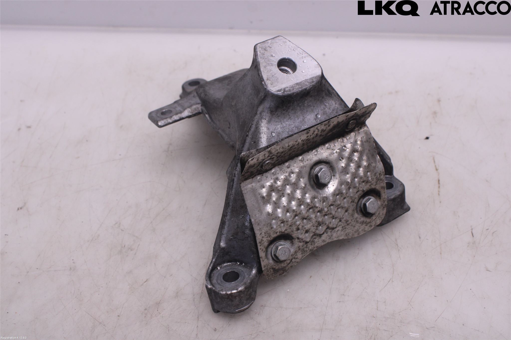 Audi A6 ALLROAD 12-18 Motorfäste