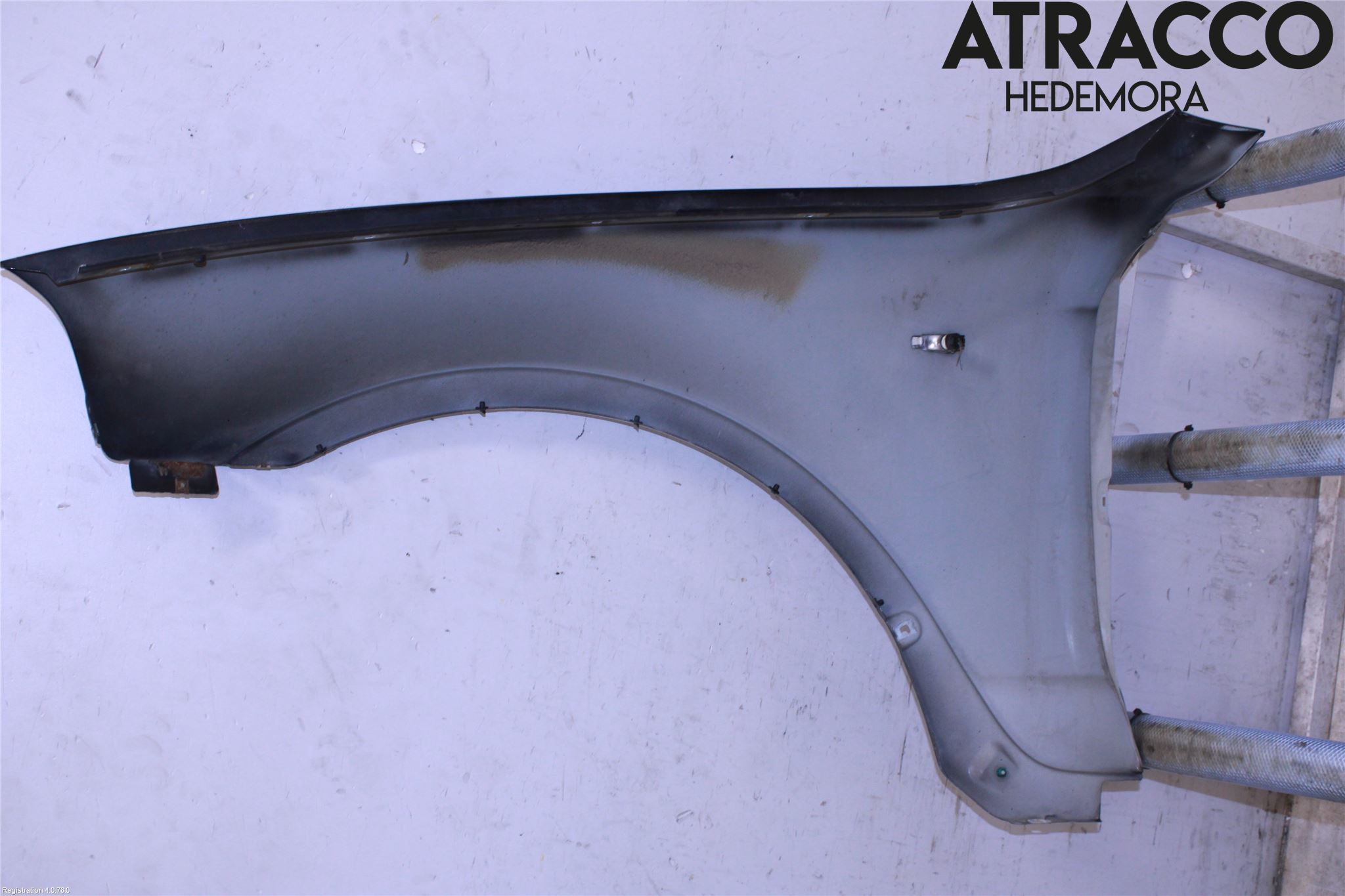 BMW X3 E83     03-10 Skärm Fram Höger