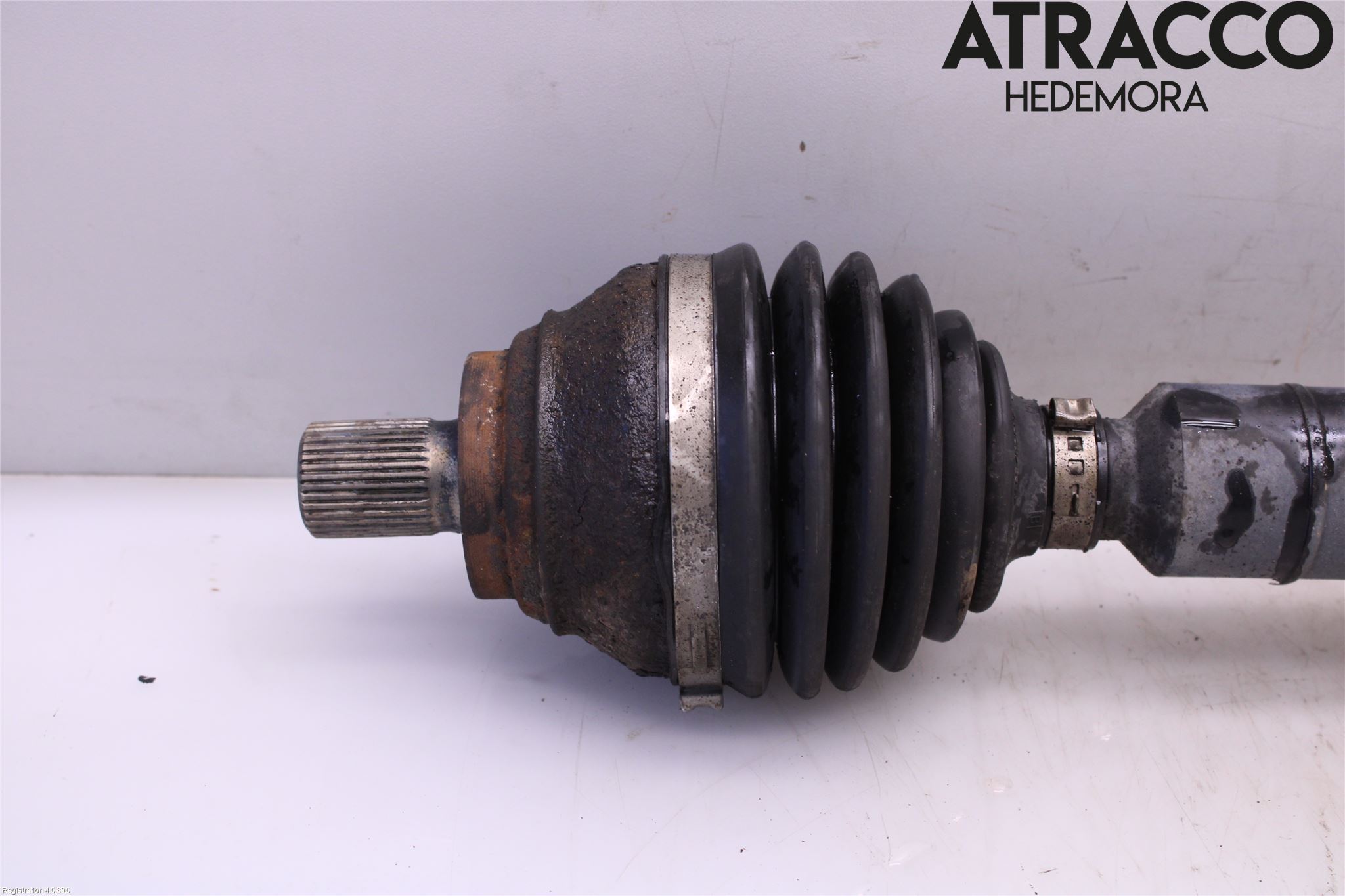 Volkswagen VW CADDY 16-20 Drivaxel Fram Höger