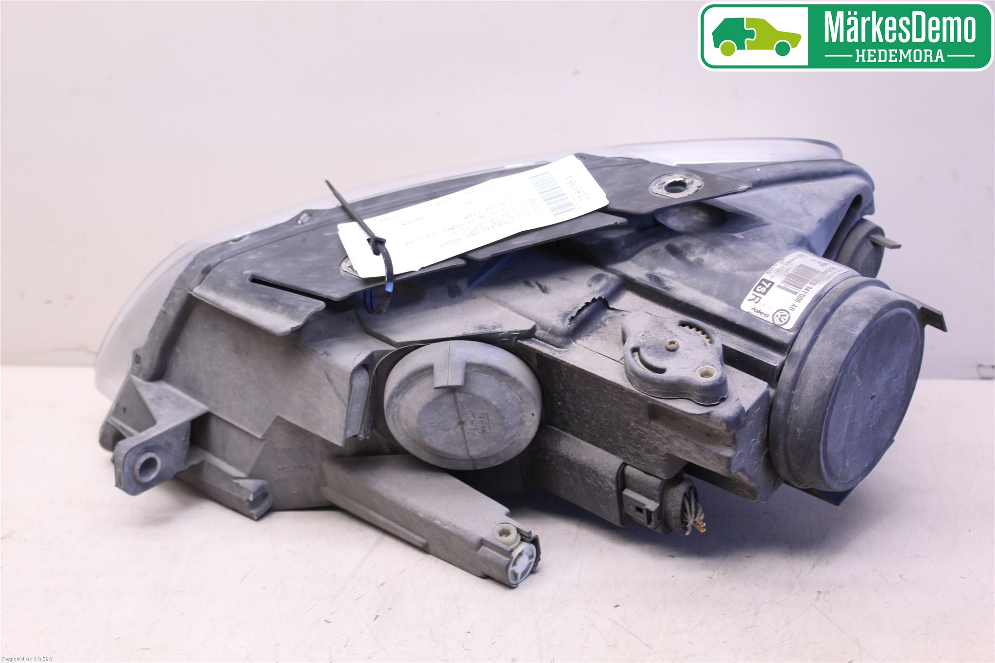 Volkswagen VW PASSAT 05-11 Strålkastare Höger