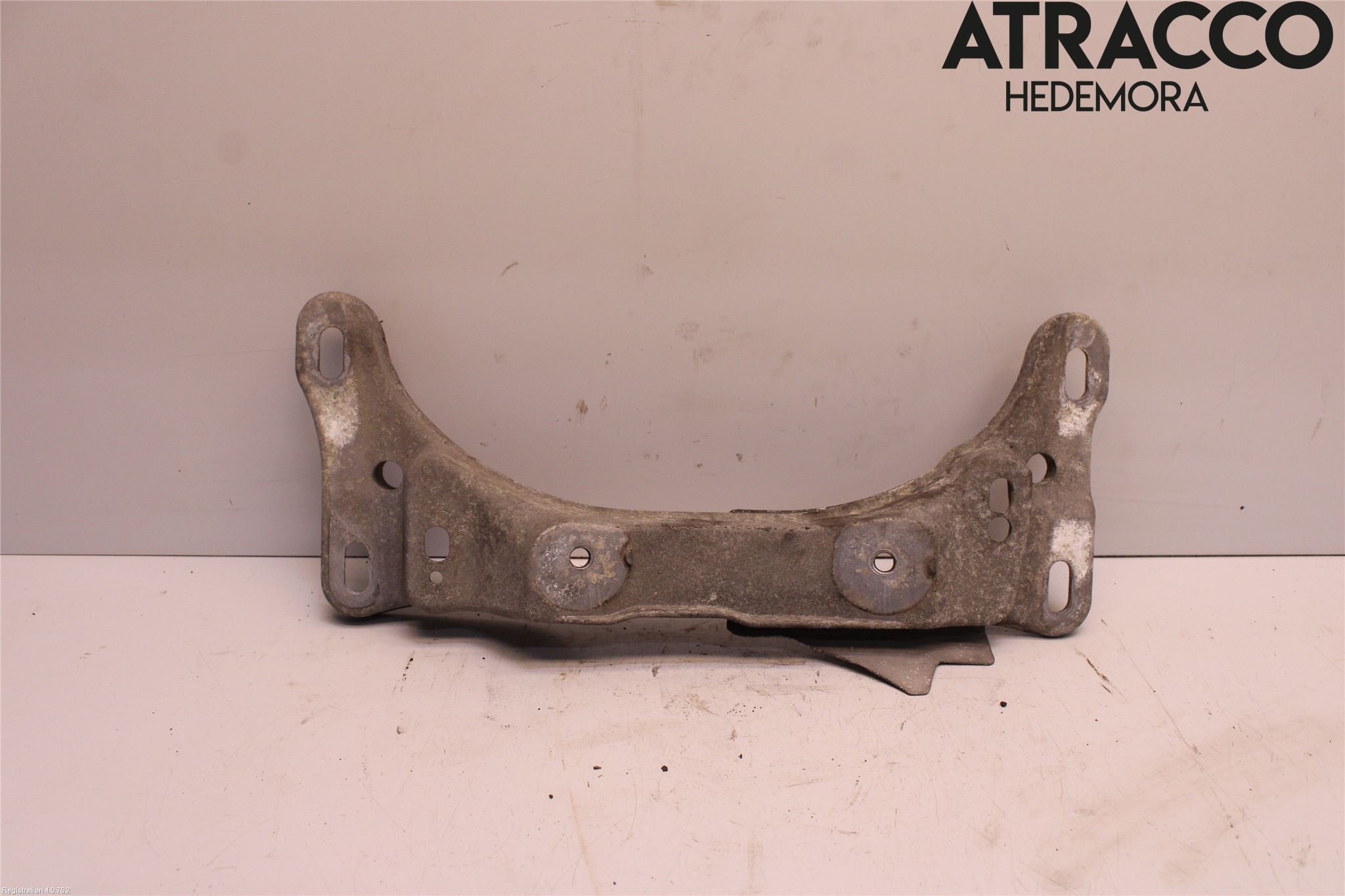 BMW 3 E46      98-05 Växellådsbalk