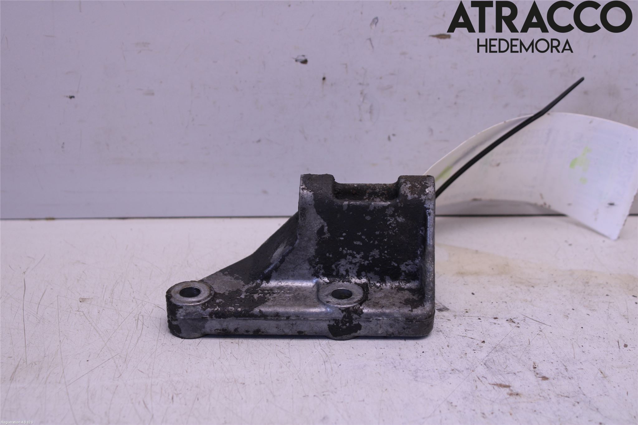 Volvo 940 91-98 Styrservopumpsfäste