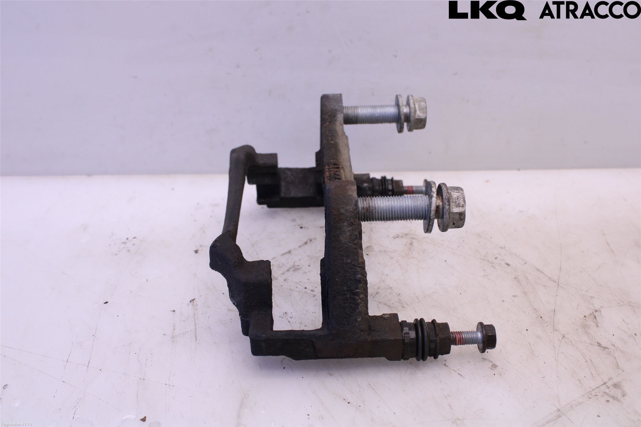 Volkswagen VW TOURAN 16- Bromsokshållare