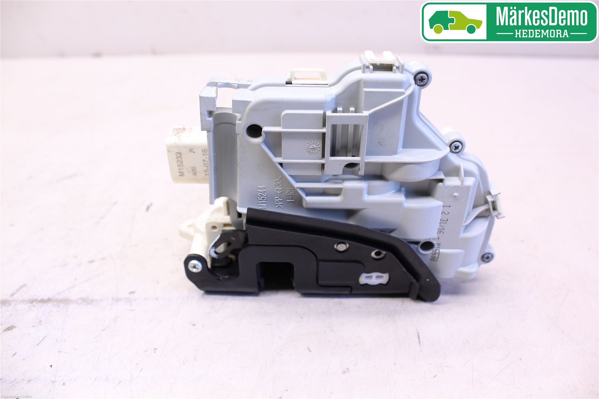 Audi A4/S4 B9 16-19 Låskista-Dörrlås