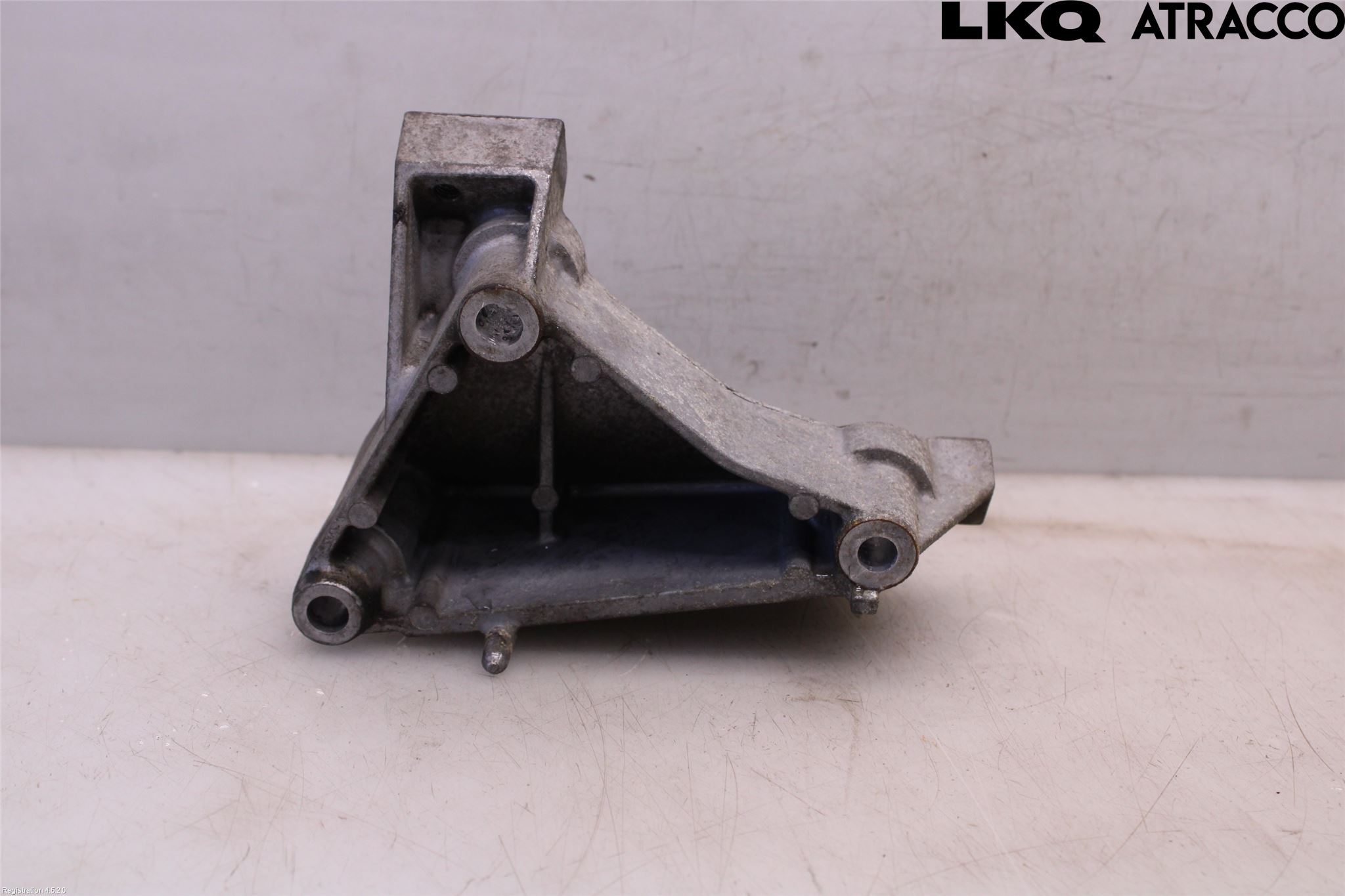 Saab 9-5     06-10 Ac Kompressor-Fäste