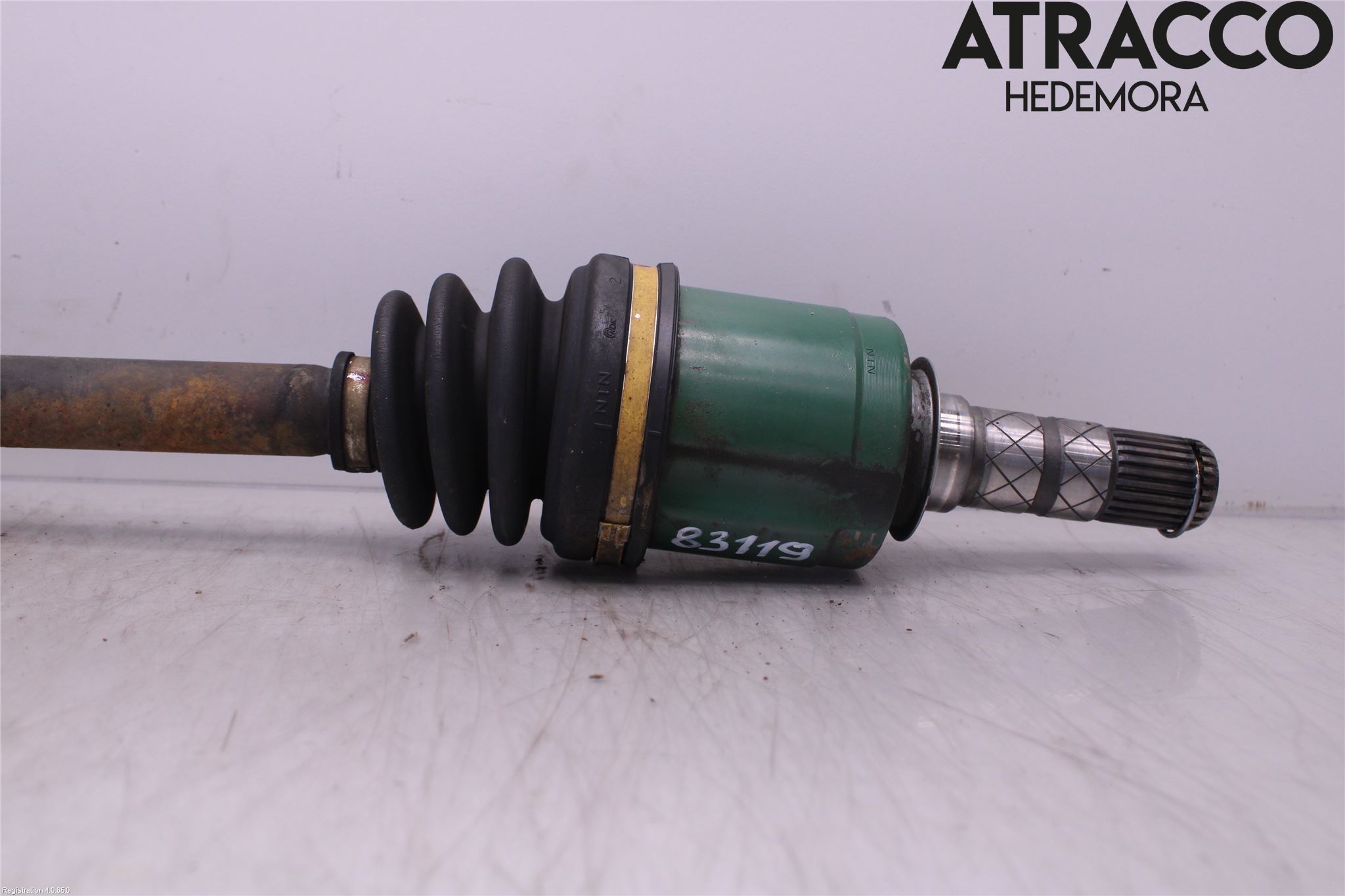 Subaru OUTBACK   04-06 Drivaxel Fram Höger