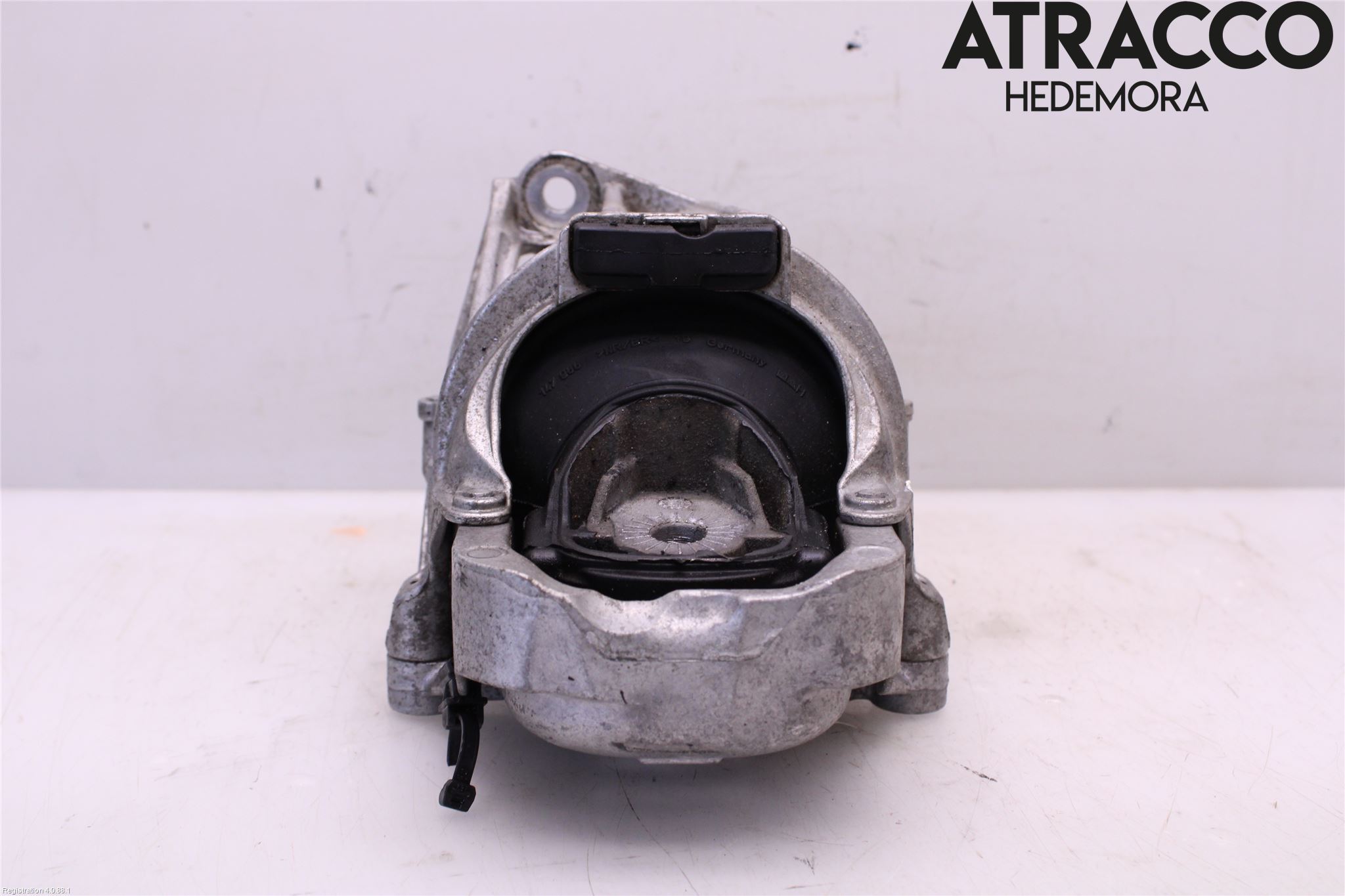 Audi A6 F2/C8 19- Motorfäste