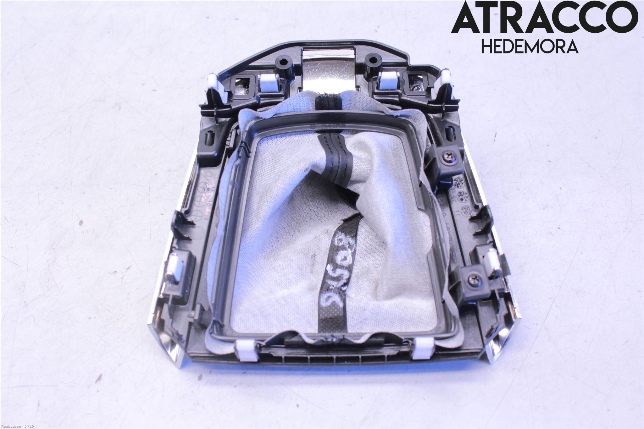 Mazda 2 (DJ) 15-22 Växelspaksdamask