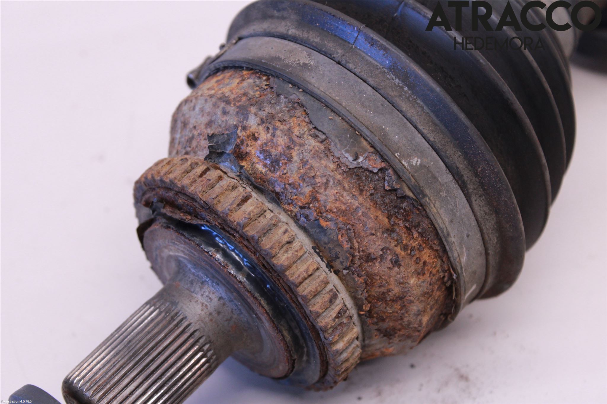 Volvo XC70 01-04 Drivaxel Fram Vänster