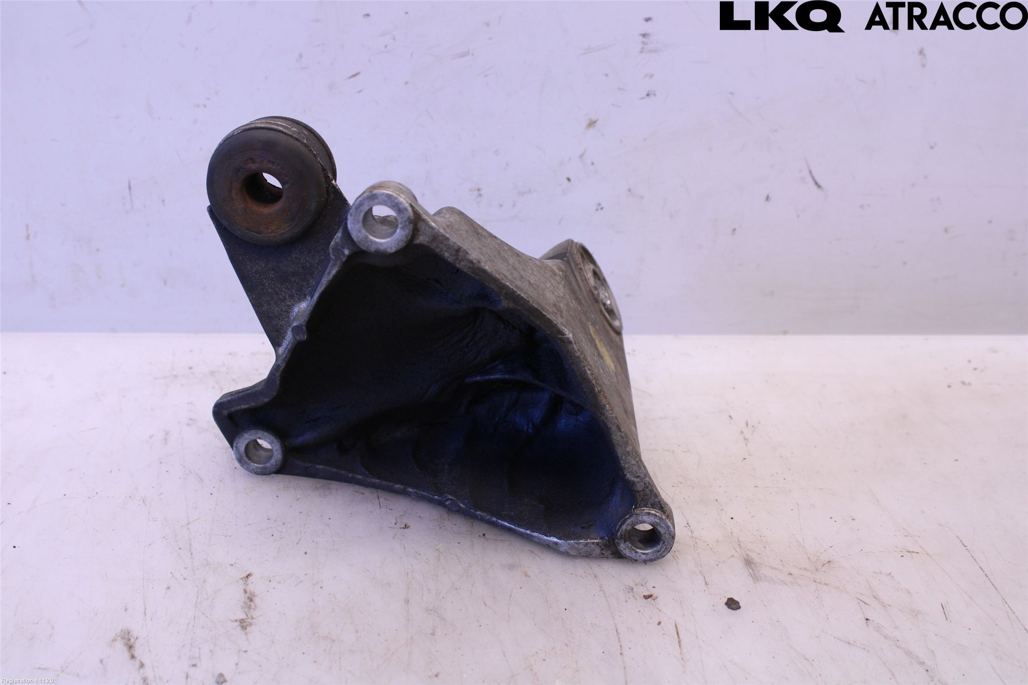 Audi A4/S4 99B-00 Växellådsfäste