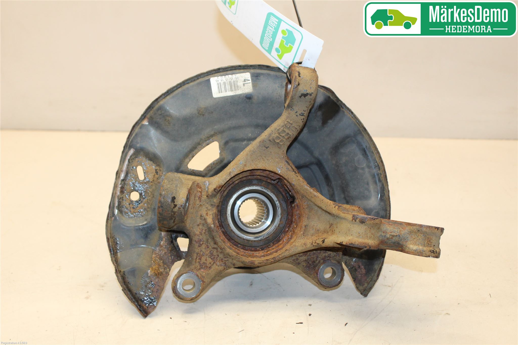 Toyota YARIS XP130 12-14 Styrspindel Lagerhus Vä