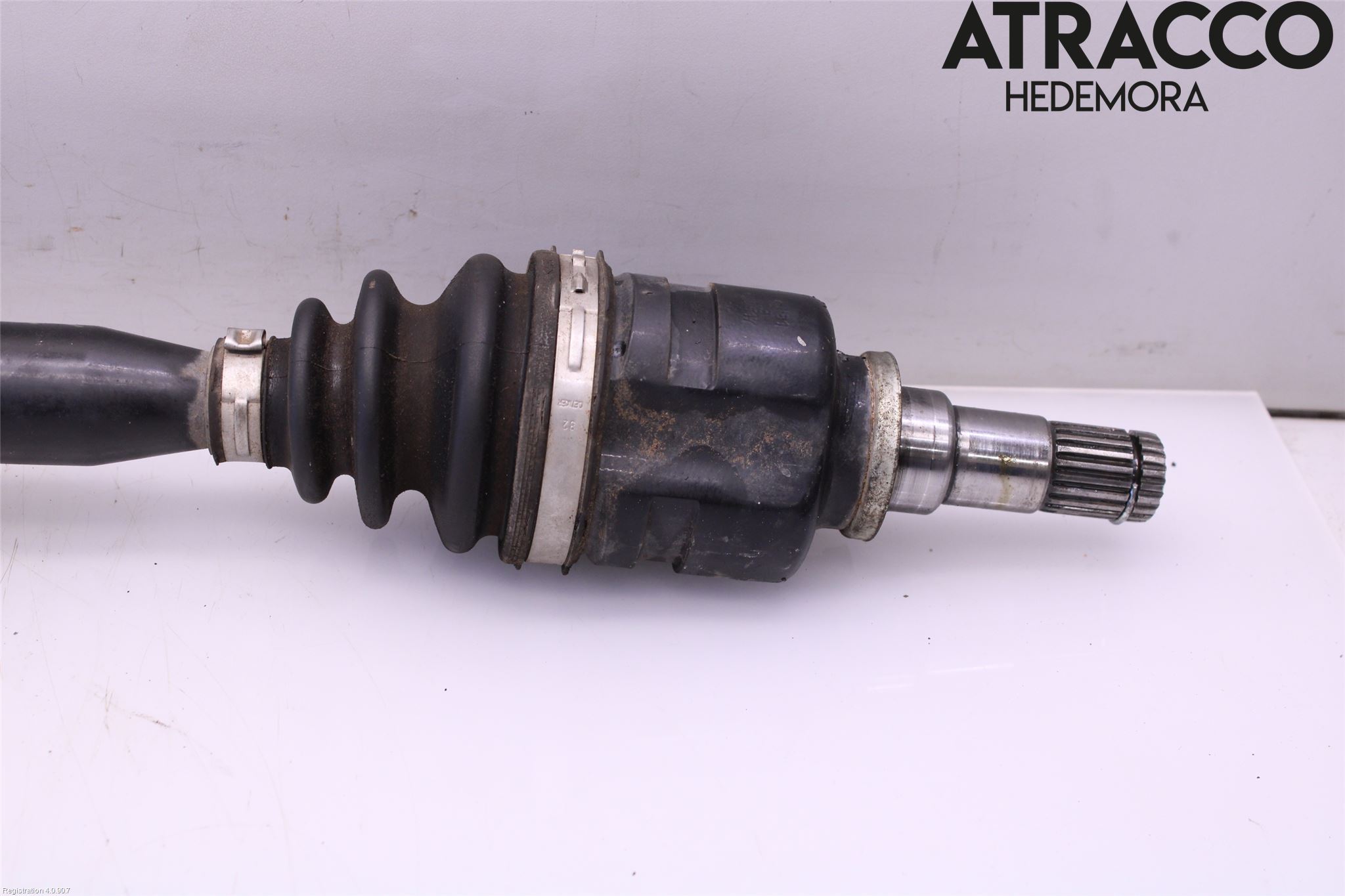 Toyota AVENSIS 16-18 Drivaxel Fram Höger