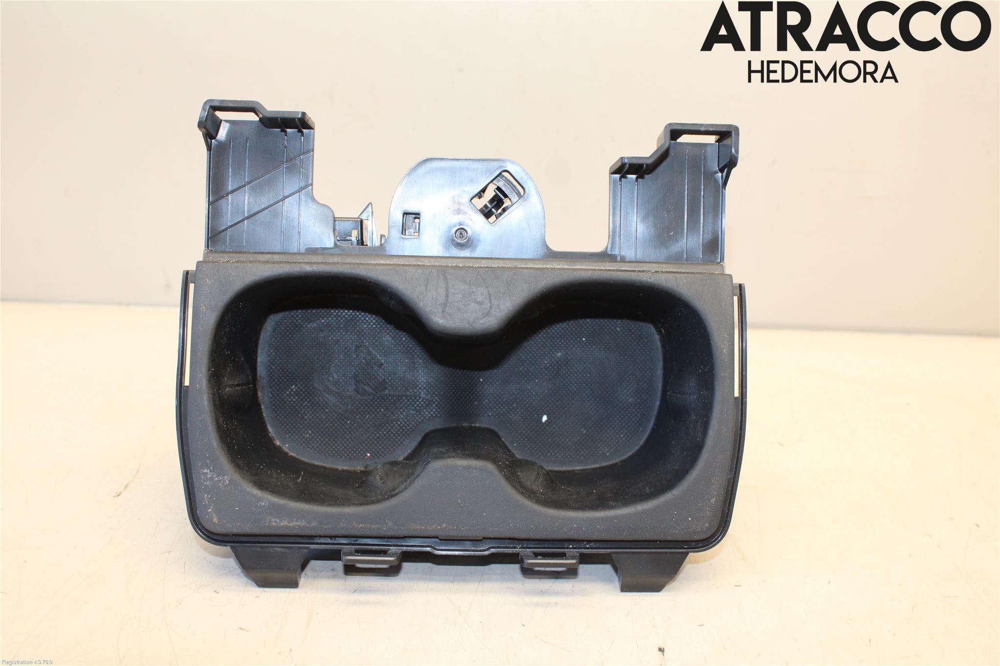 Opel INSIGNIA 17- Mugghållare