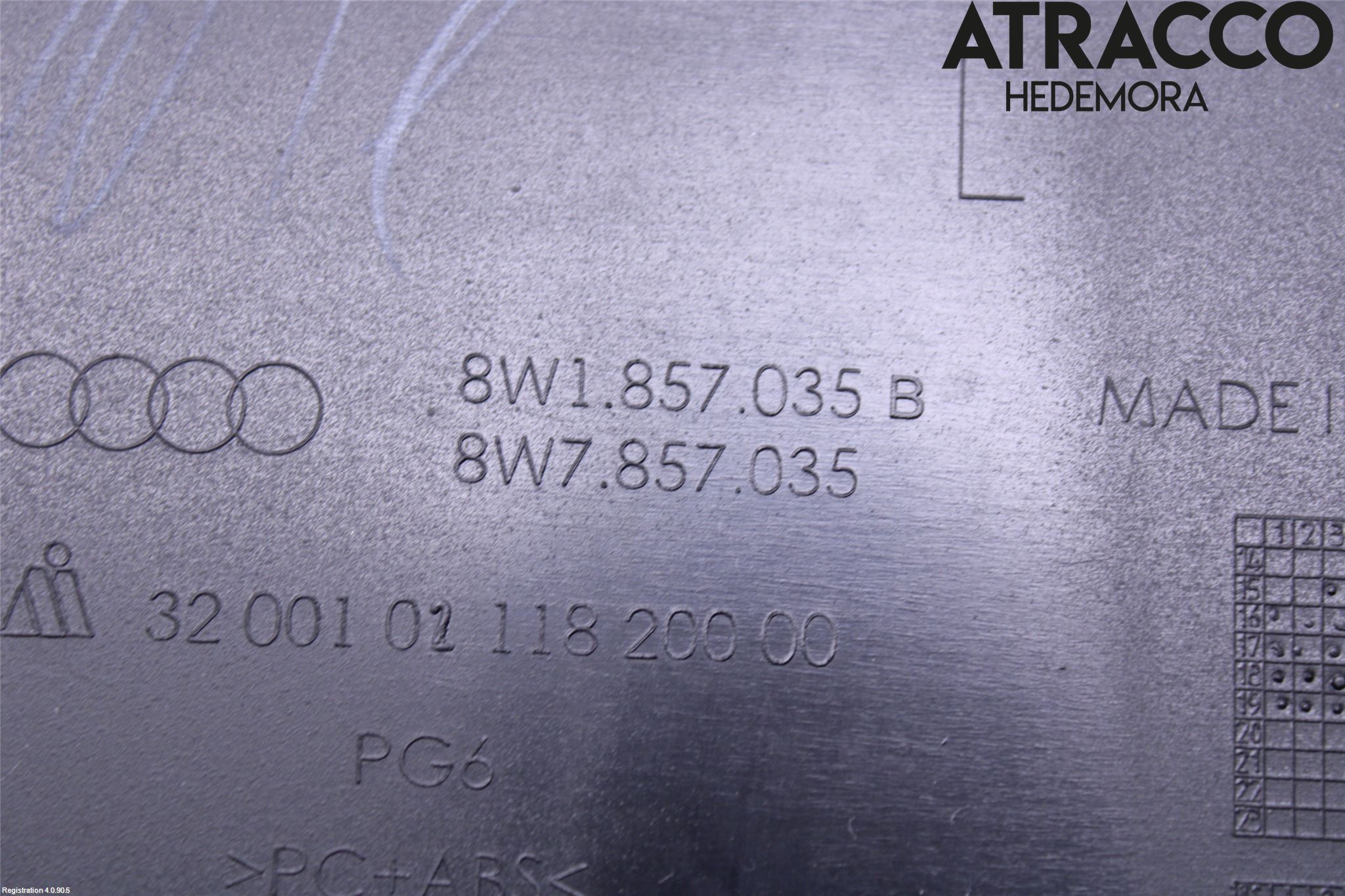 Audi A4 ALLROAD 17- Handskfack