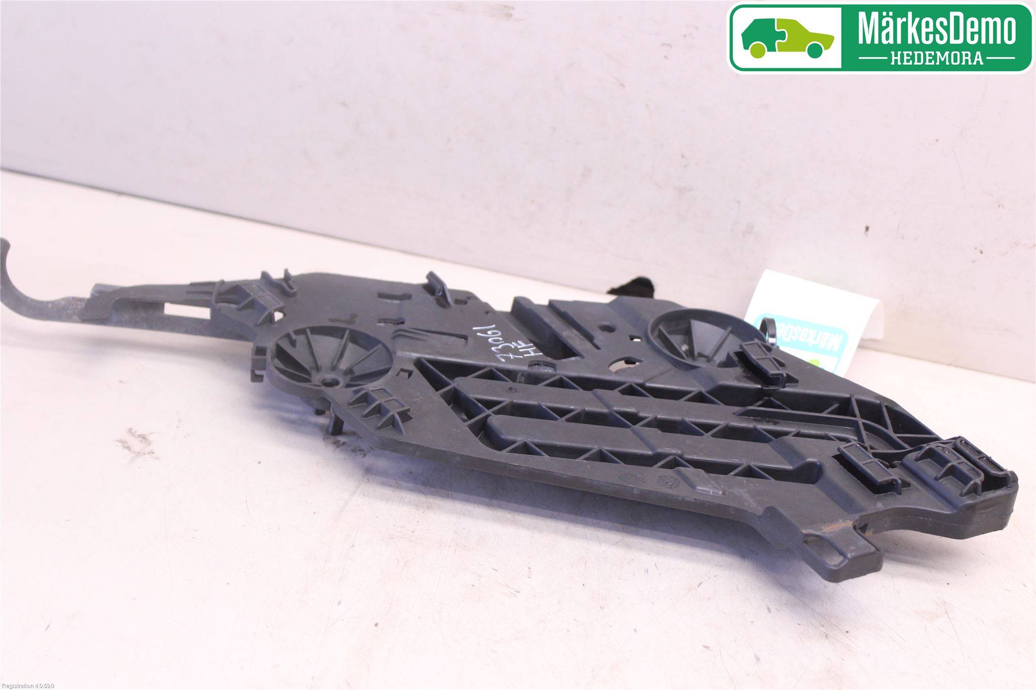 Skoda OCTAVIA (1Z) 05-13 Strålkastarsarg Höger