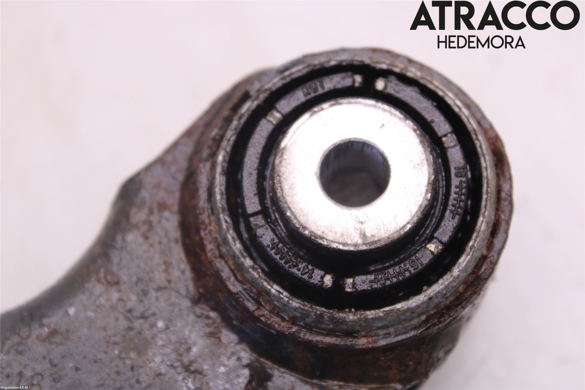 Volvo V90 17->> Bärarm Bak Övre Vänster