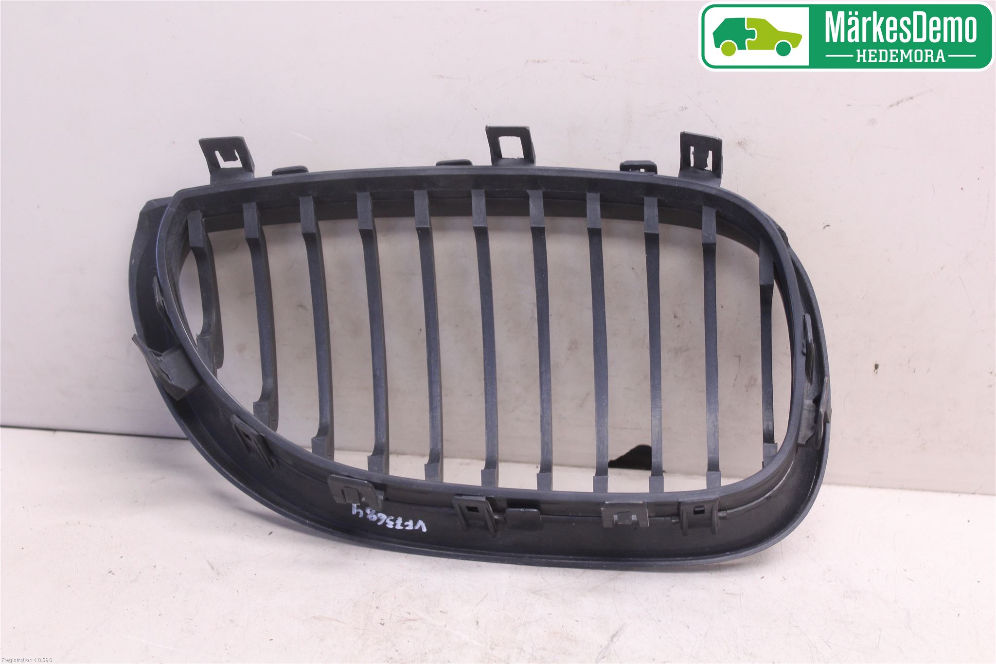 BMW 5 E60/61 Sed/Tou 02-10 Grilldel Vänster