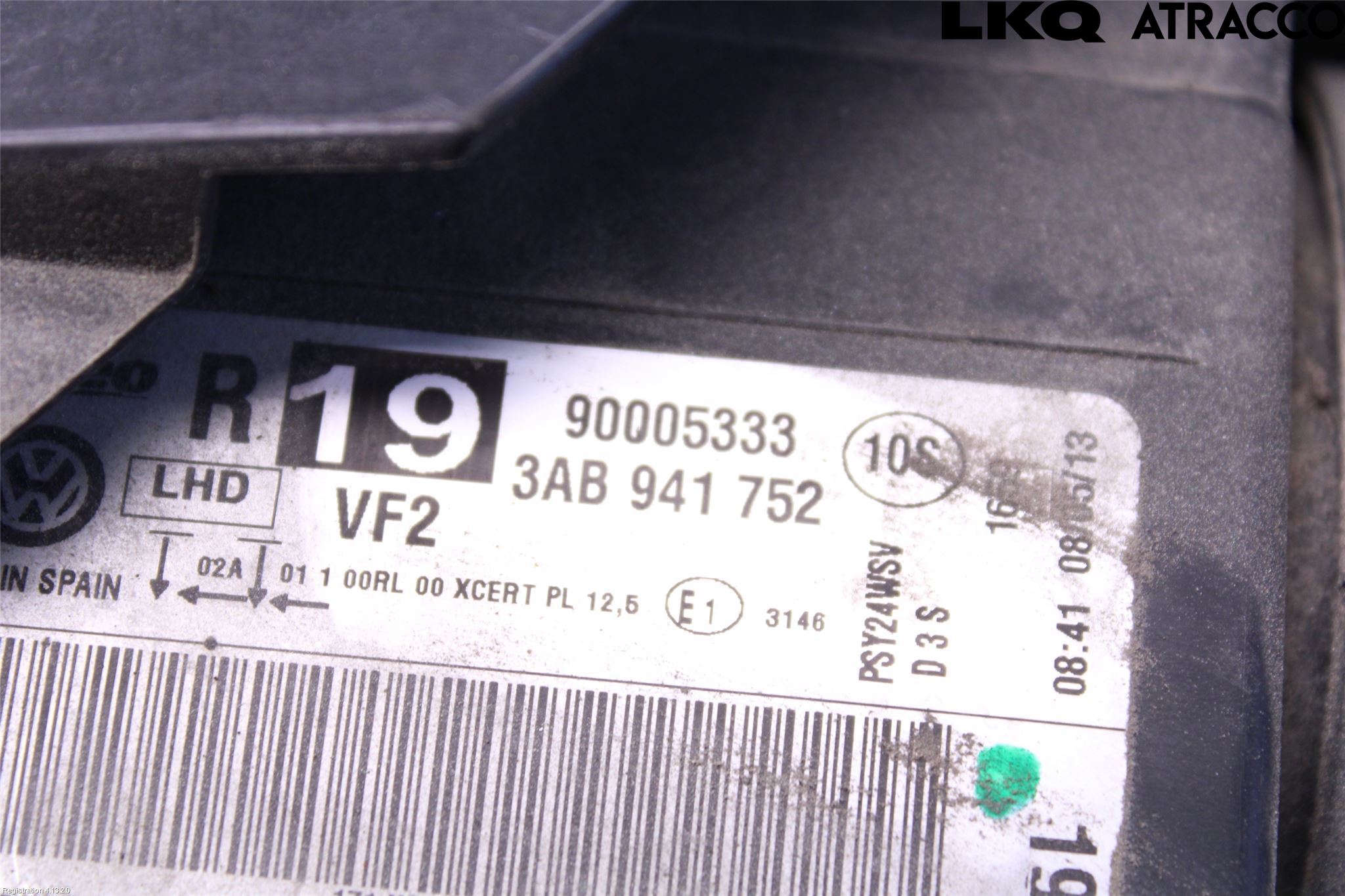 Volkswagen VW PASSAT 11-14 Strålkastare Höger