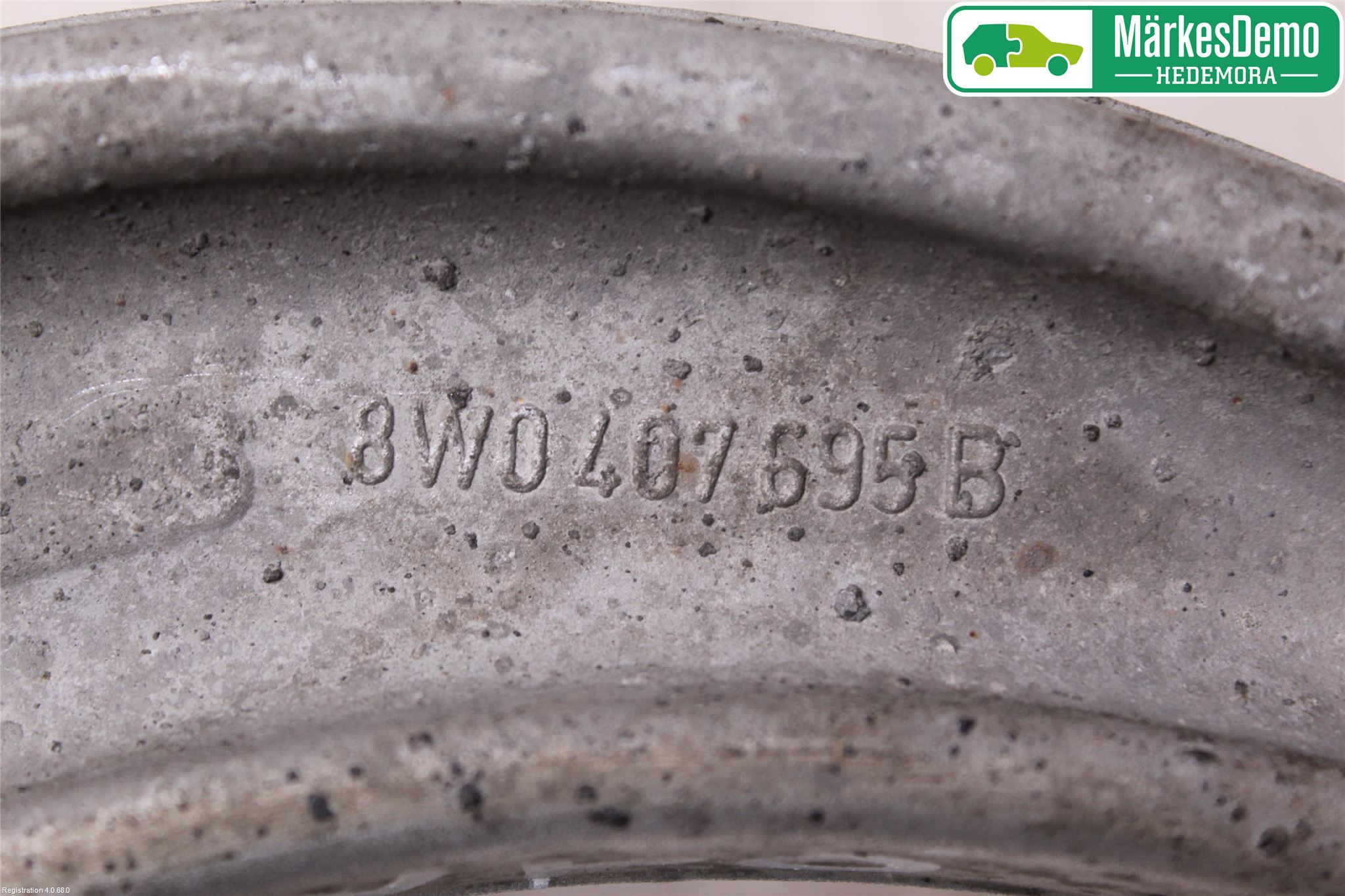 Audi A4/S4 B9 16-19 Bärarm Fram Övre Vä