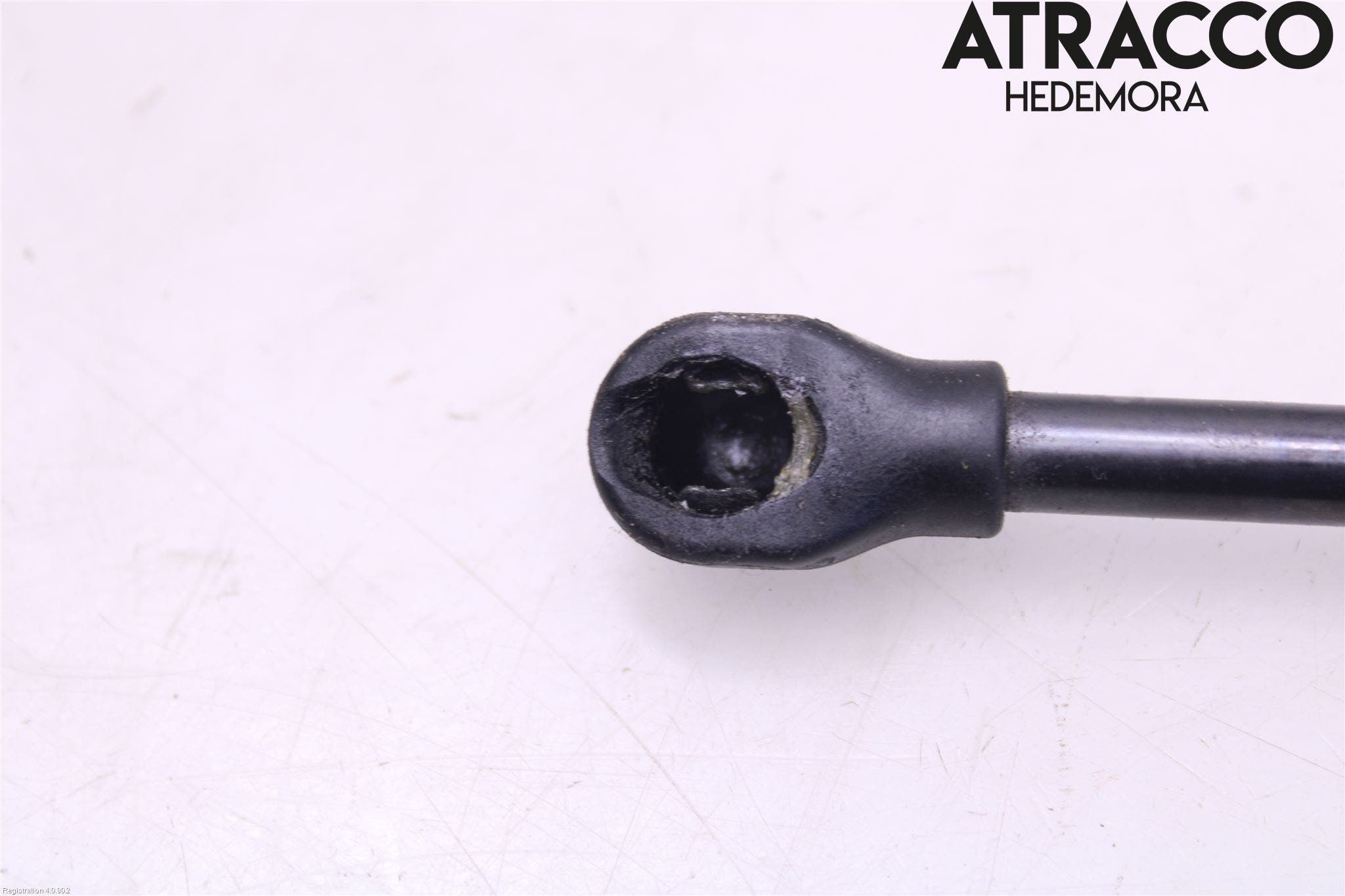 Toyota YARIS XP21 20- Gasfjäder Baklucka