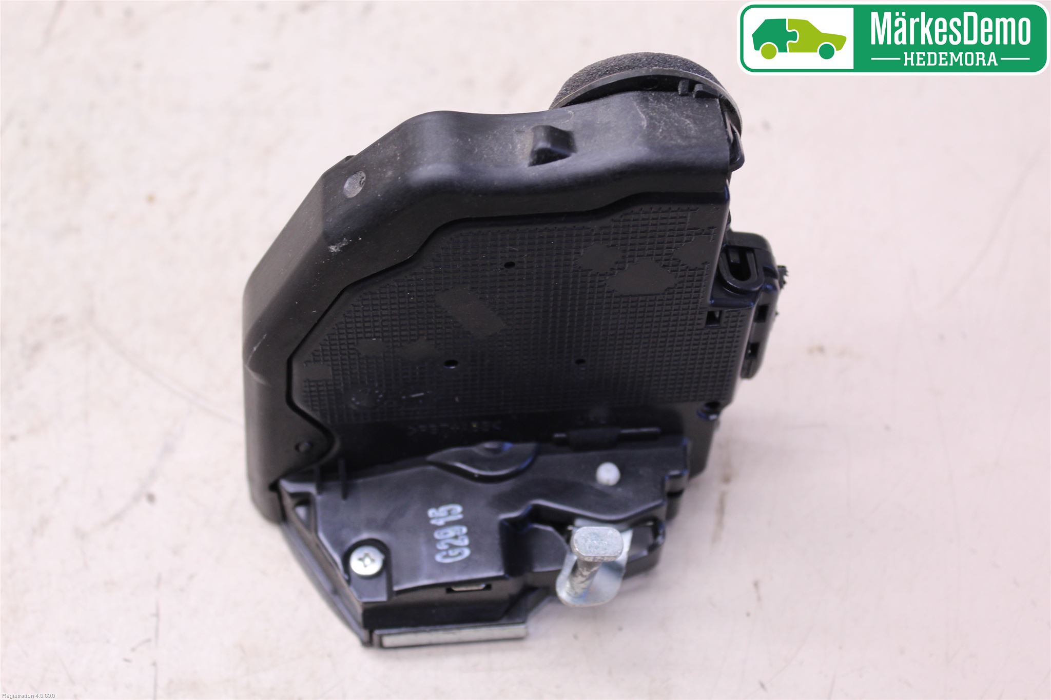 Toyota AVENSIS 16-18 Låskista-Dörrlås