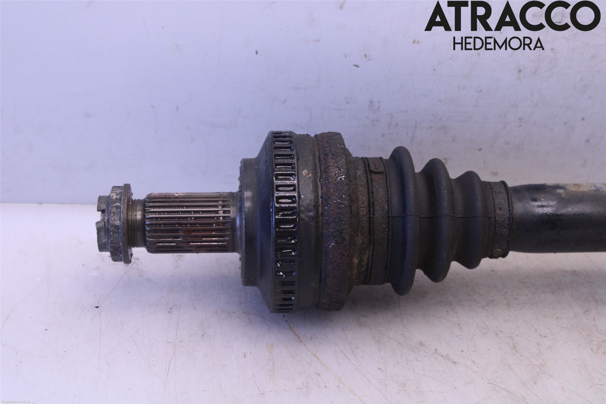 BMW 3 E46      98-05 Drivaxel Bak Höger