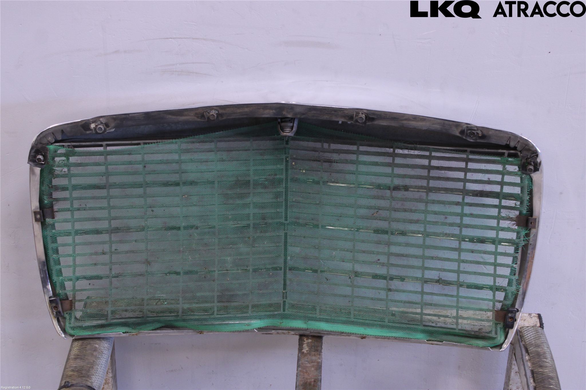 Mercedes-Benz MB 200-300  (W123) 76-86 Grill Komp