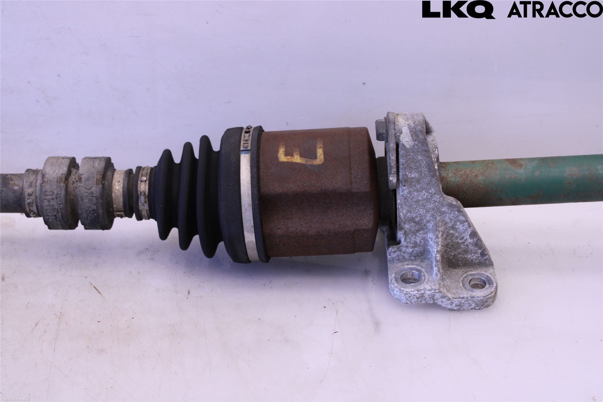 Nissan QASHQAI+2  10-14 Drivaxel Fram Höger