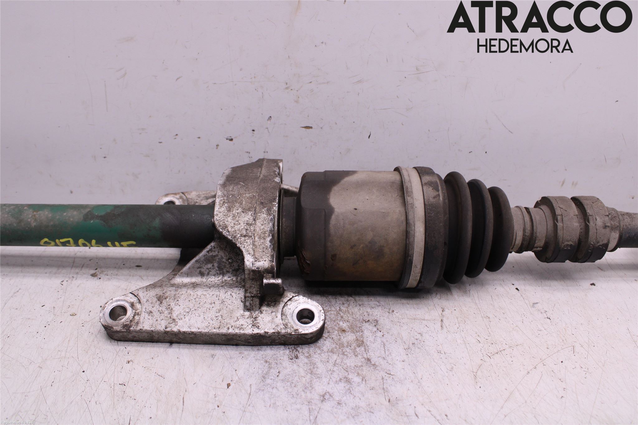 Nissan QASHQAI+2  10-14 Drivaxel Fram Höger