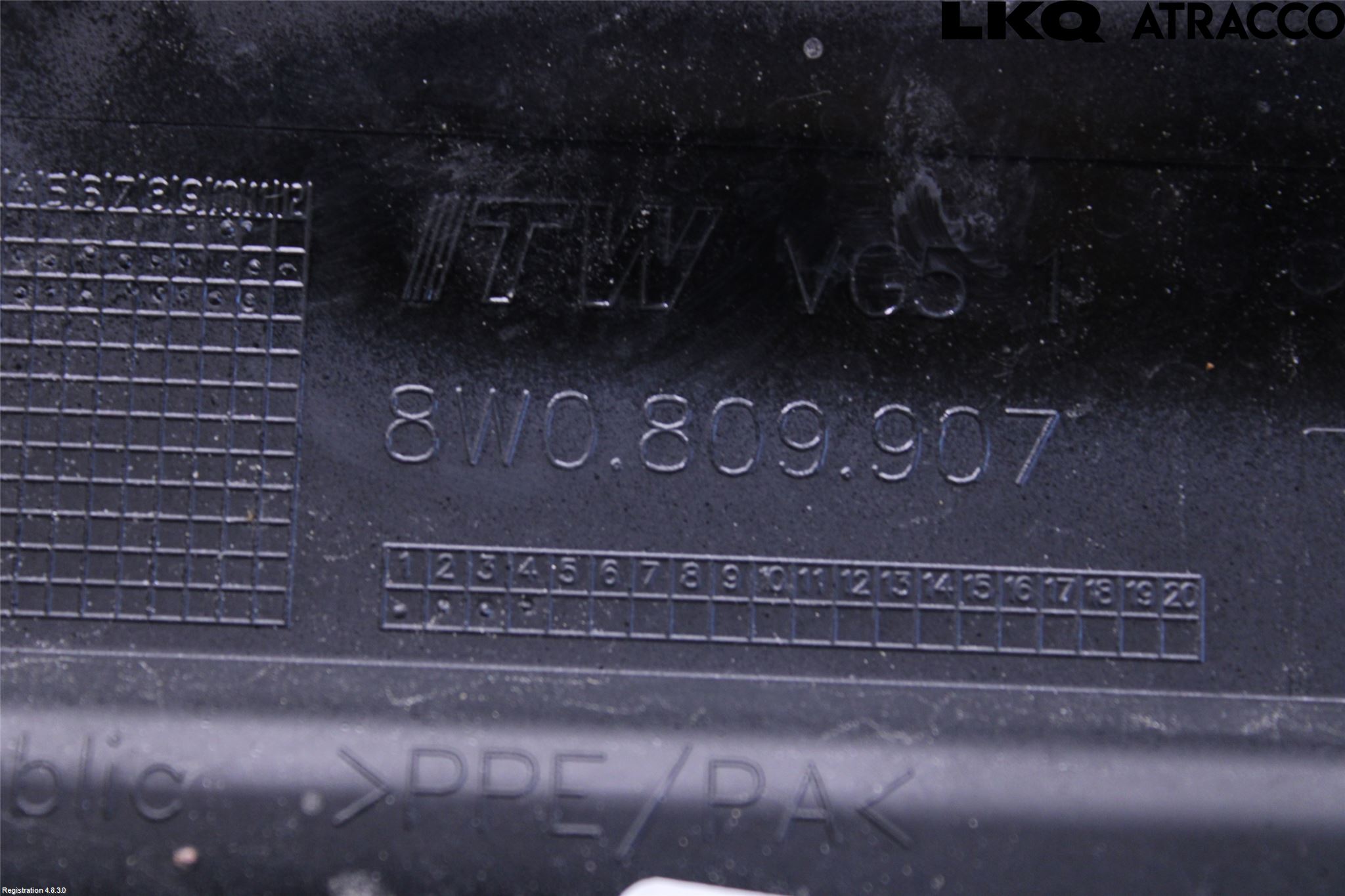 Audi A4/S4 B9 16-19 Tanklucka