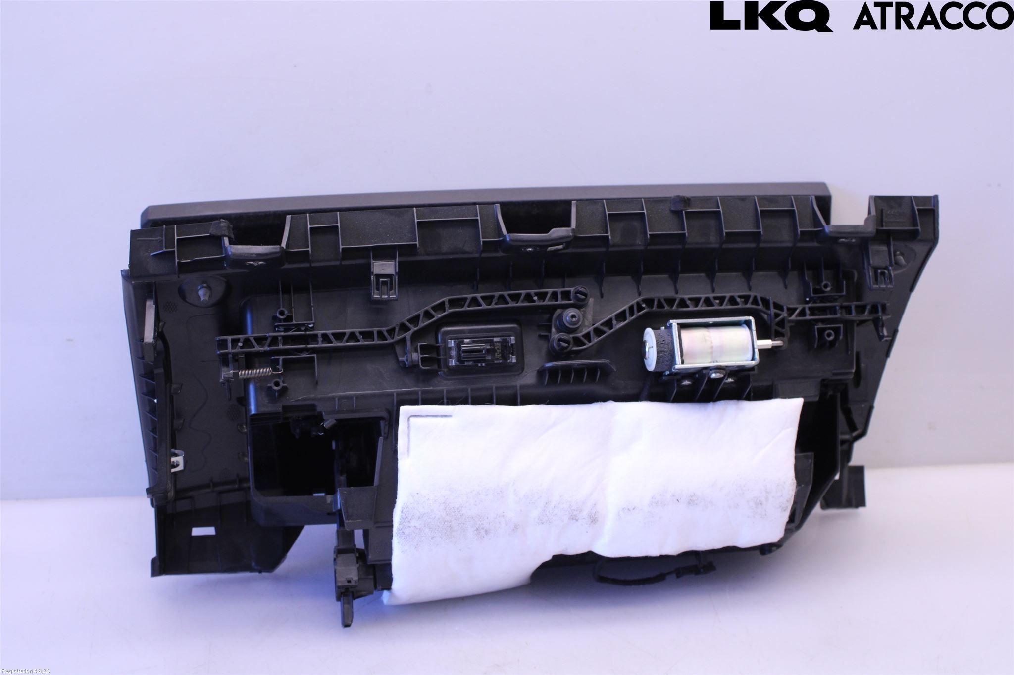 Tesla MODEL 3 17- Handskfack