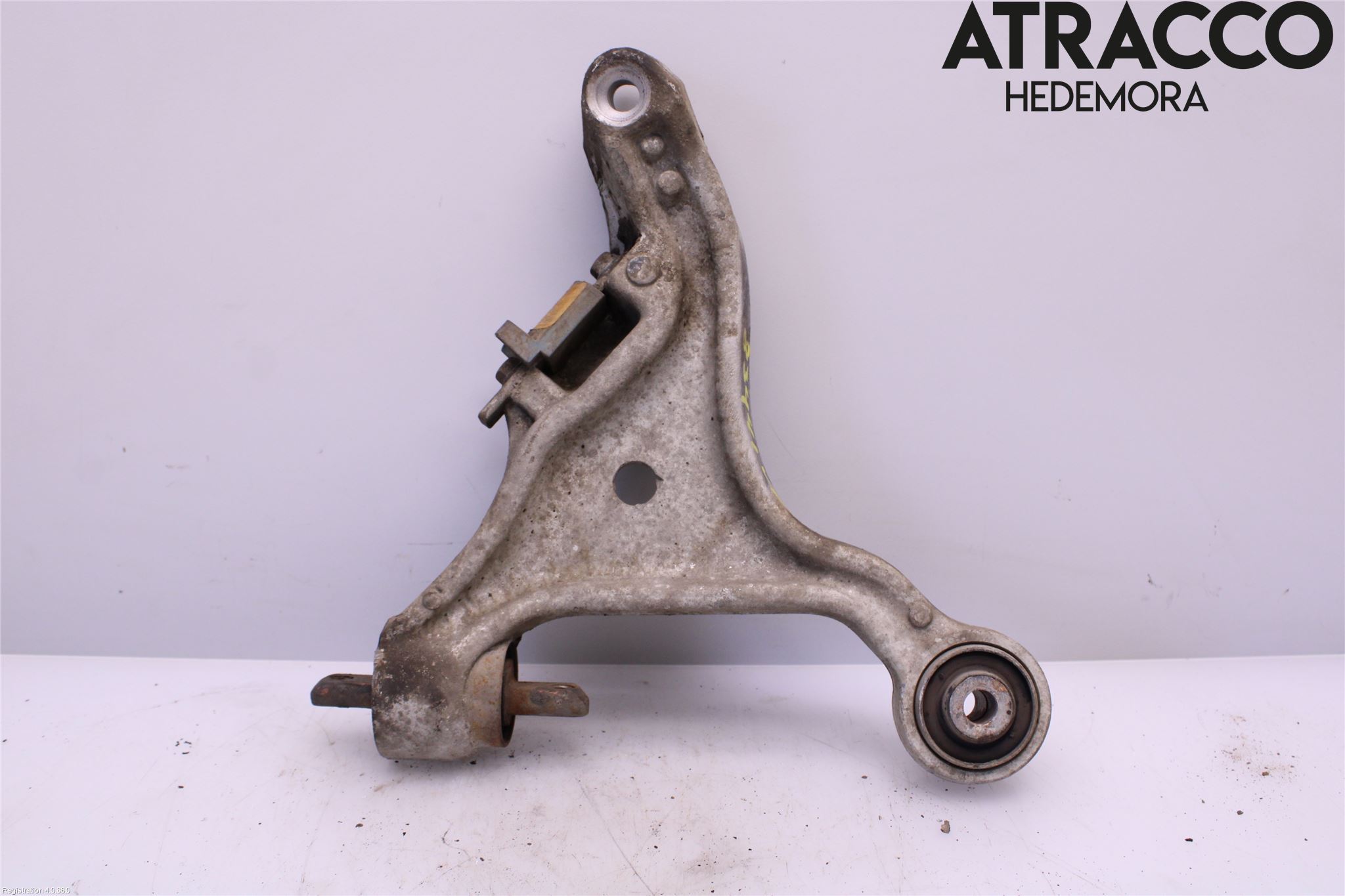 Volvo V70 00-04 Bärarm Fram Undre Vä