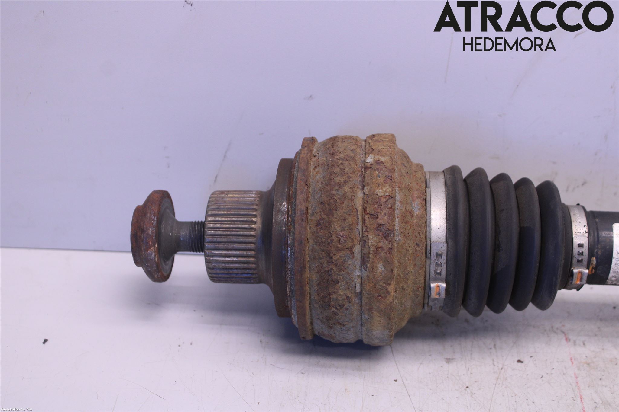 Audi Q7/SQ7 Drivaxel Bak Vänster