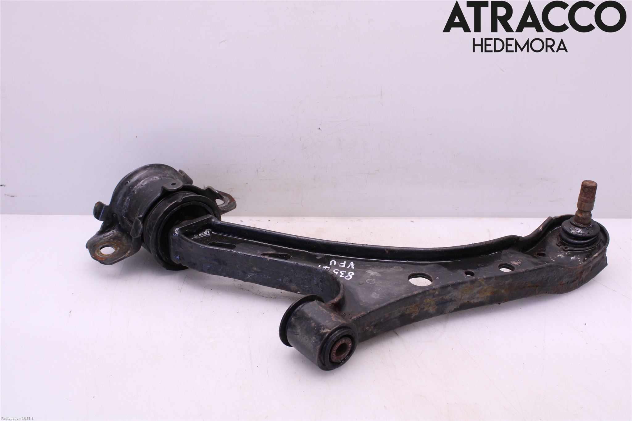 Ford MUSTANG V 05-14 Bärarm Fram Undre Vä