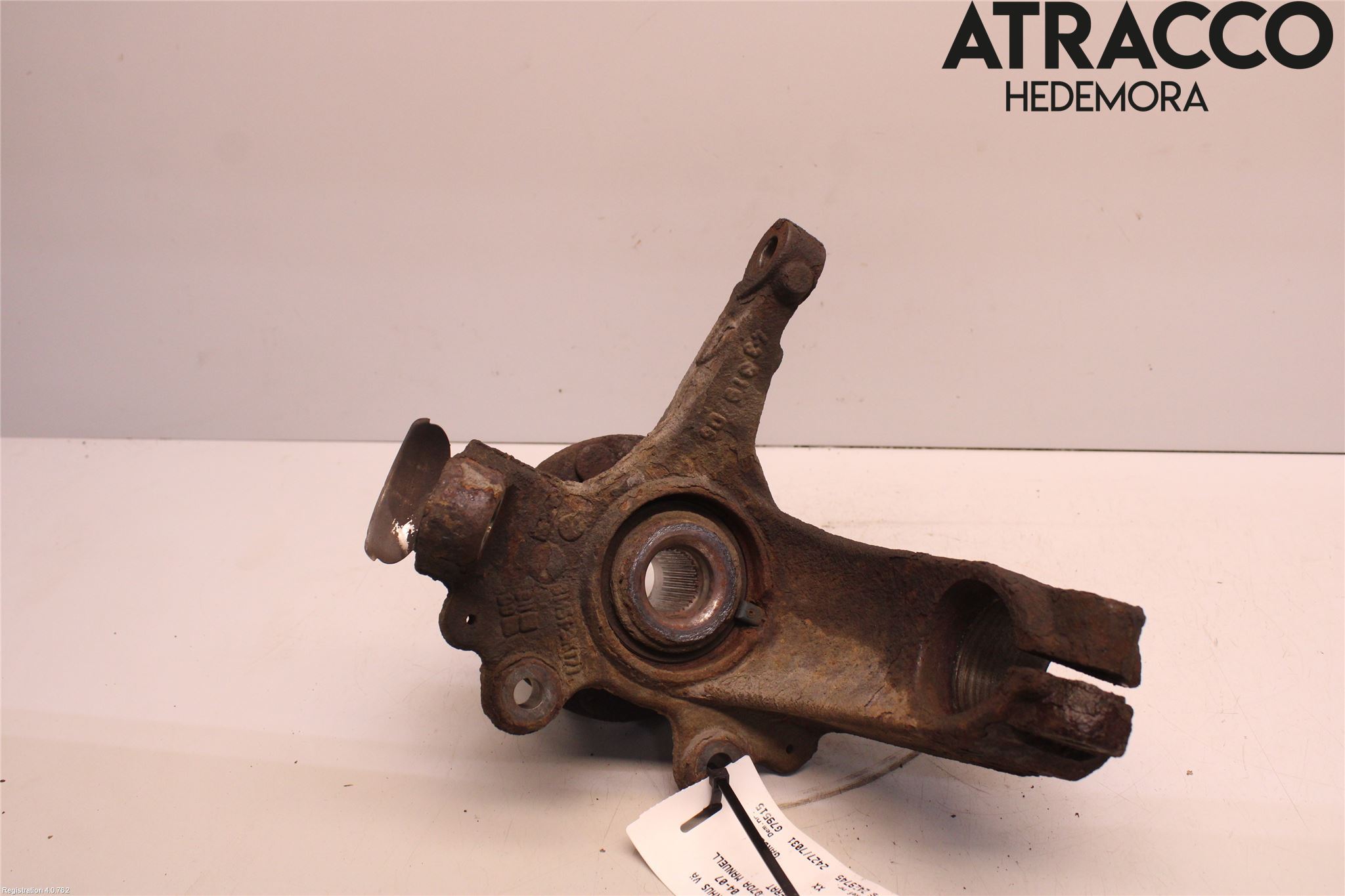 Ford FOCUS     04-07 Styrspindel Lagerhus Vä