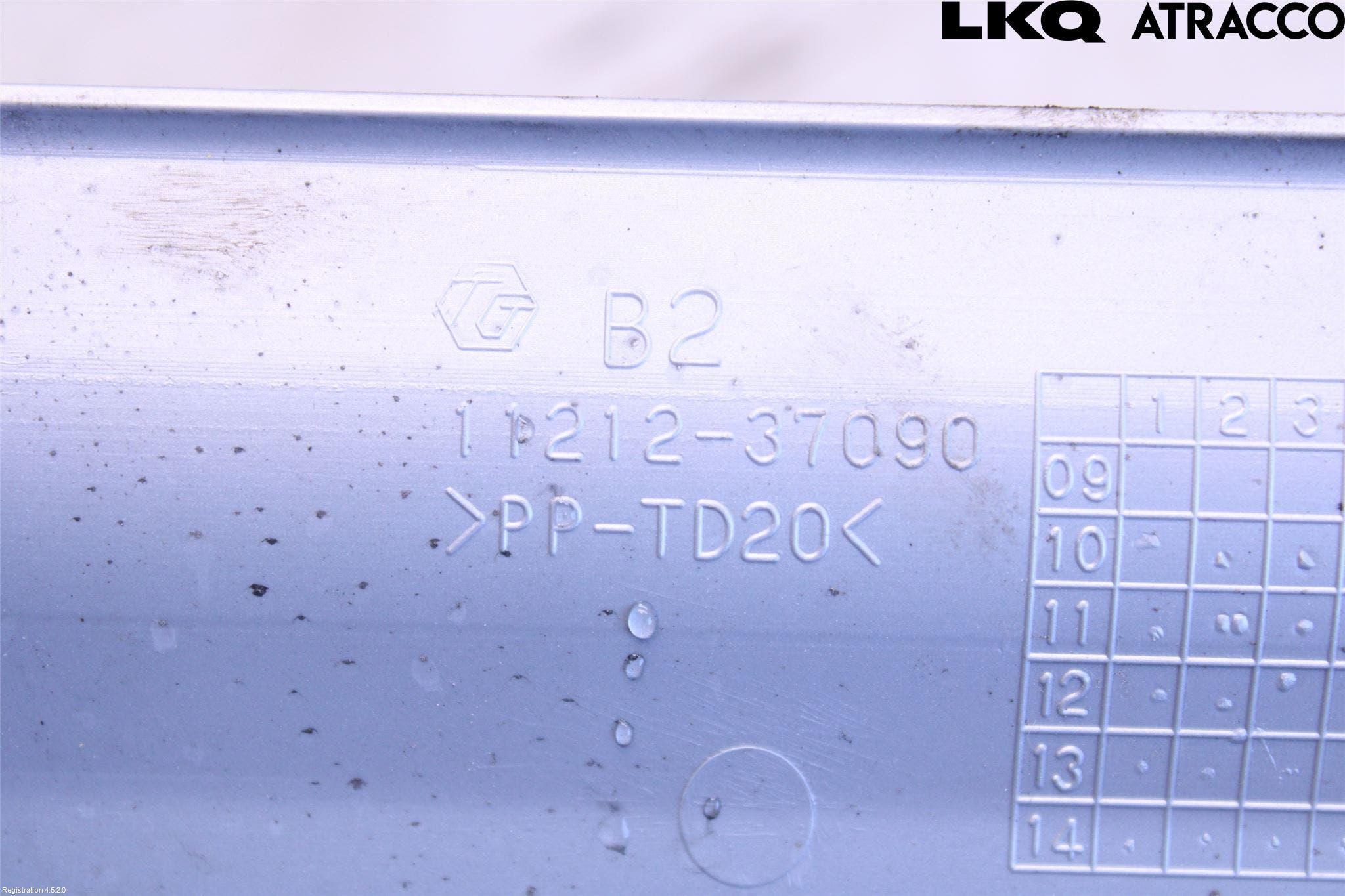 Toyota AURIS 13-19 Motorkåpa