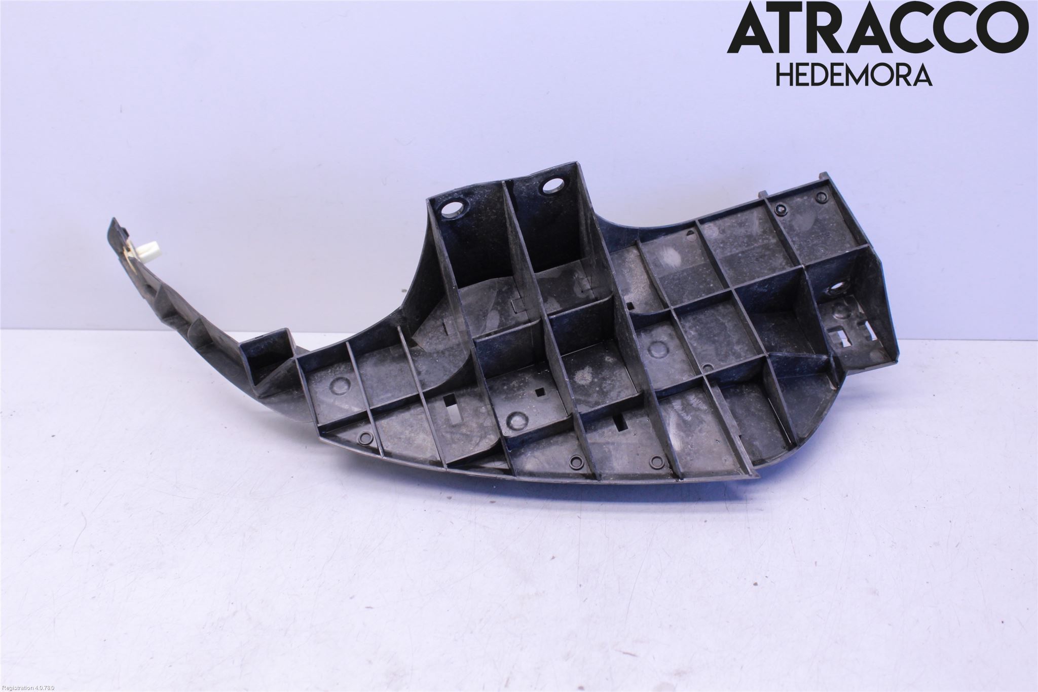 Subaru B9 TRIBECA  06-07 Stötfångarfäste Bak Hö