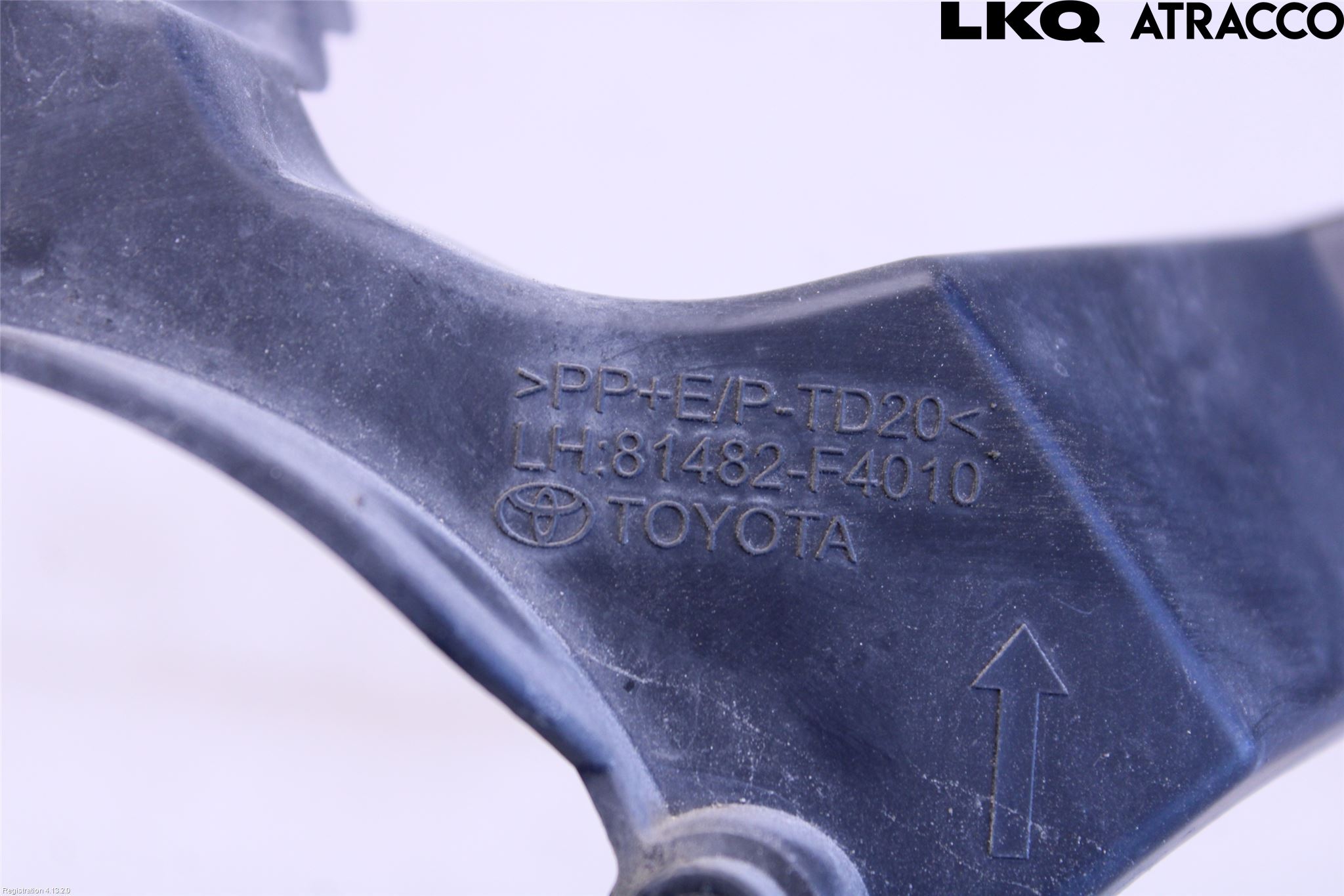 Toyota C-HR 16-23 Dimljussarg Fram