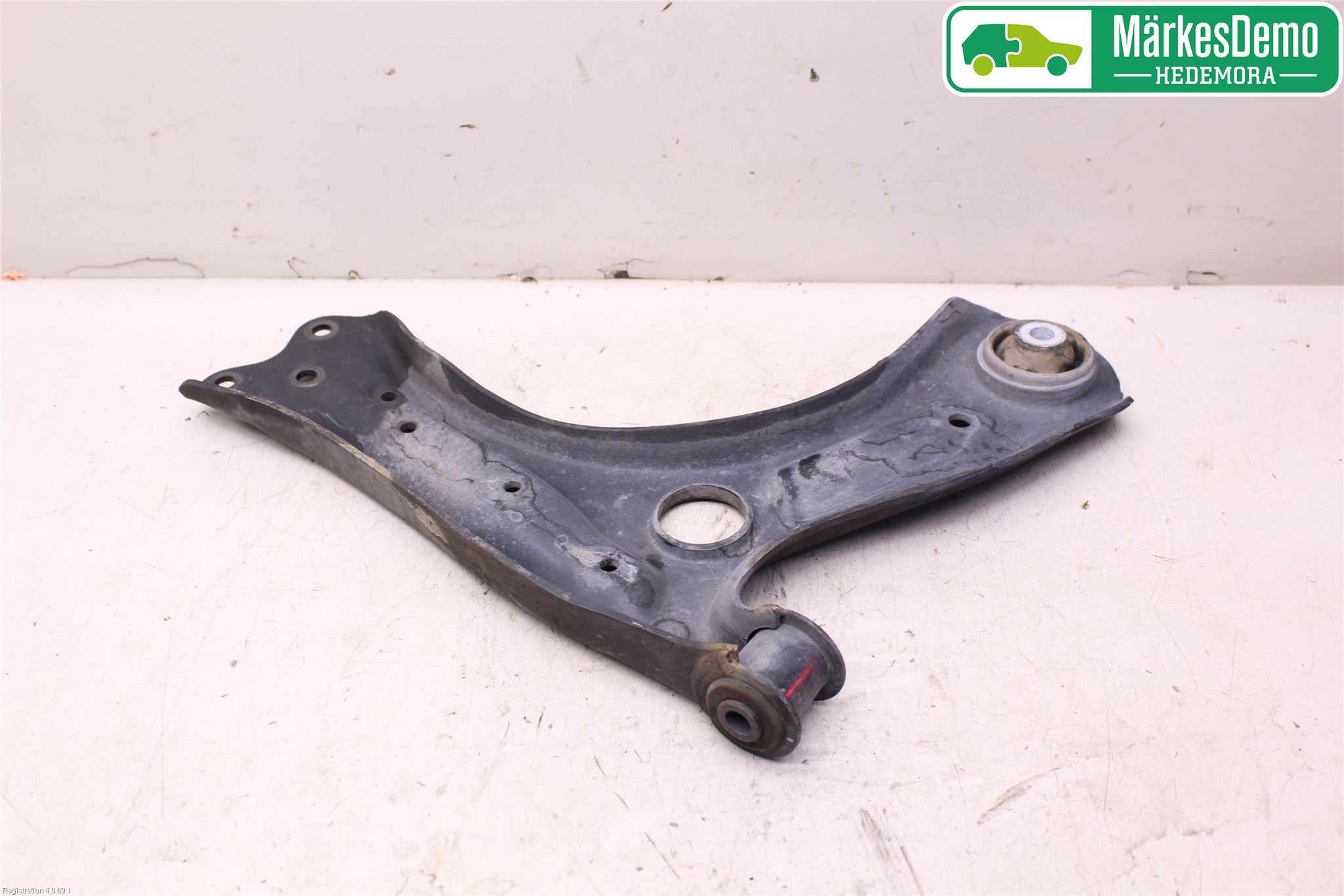 Volkswagen VW POLO 10-17 Bärarm Fram Undre Vä