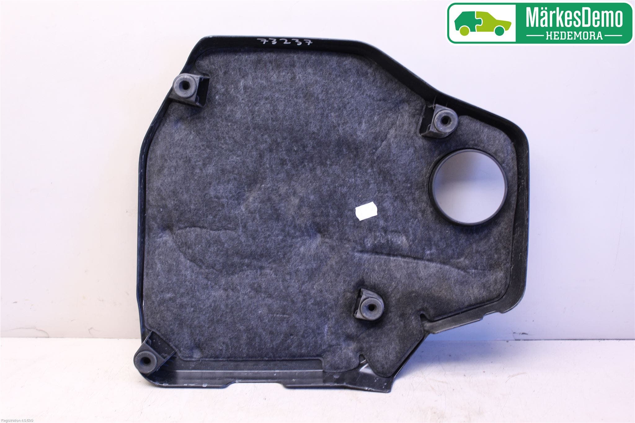 BMW 5 F10/F11/F18 09-17 Motorkåpa