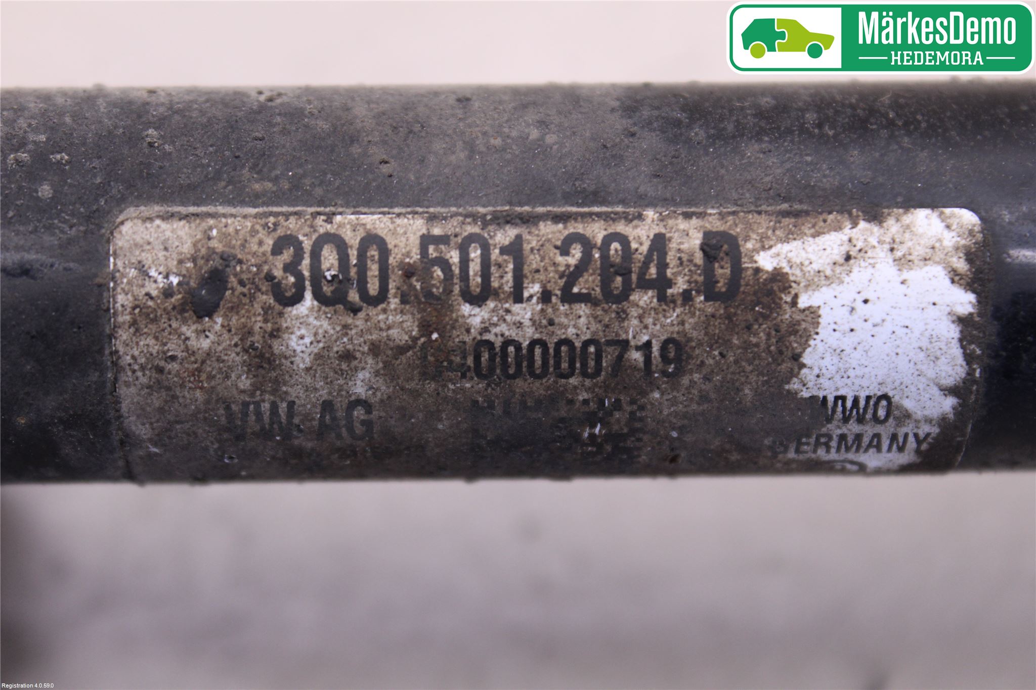 Volkswagen VW PASSAT 15-19 Drivaxel Bak Höger