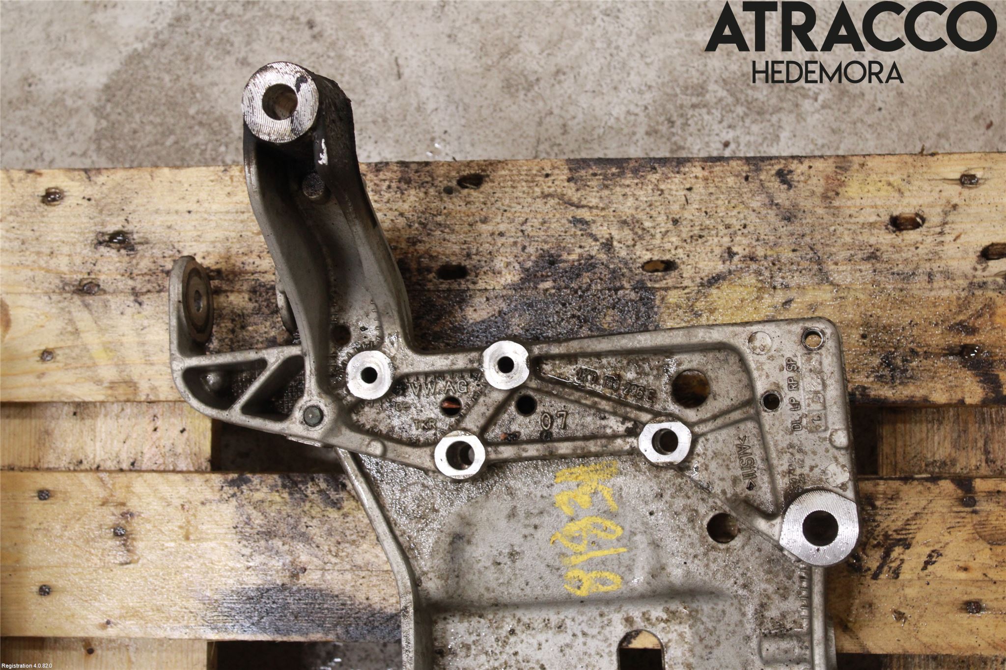 Volkswagen VW GOLF V 04-09 Framvagnsbalk