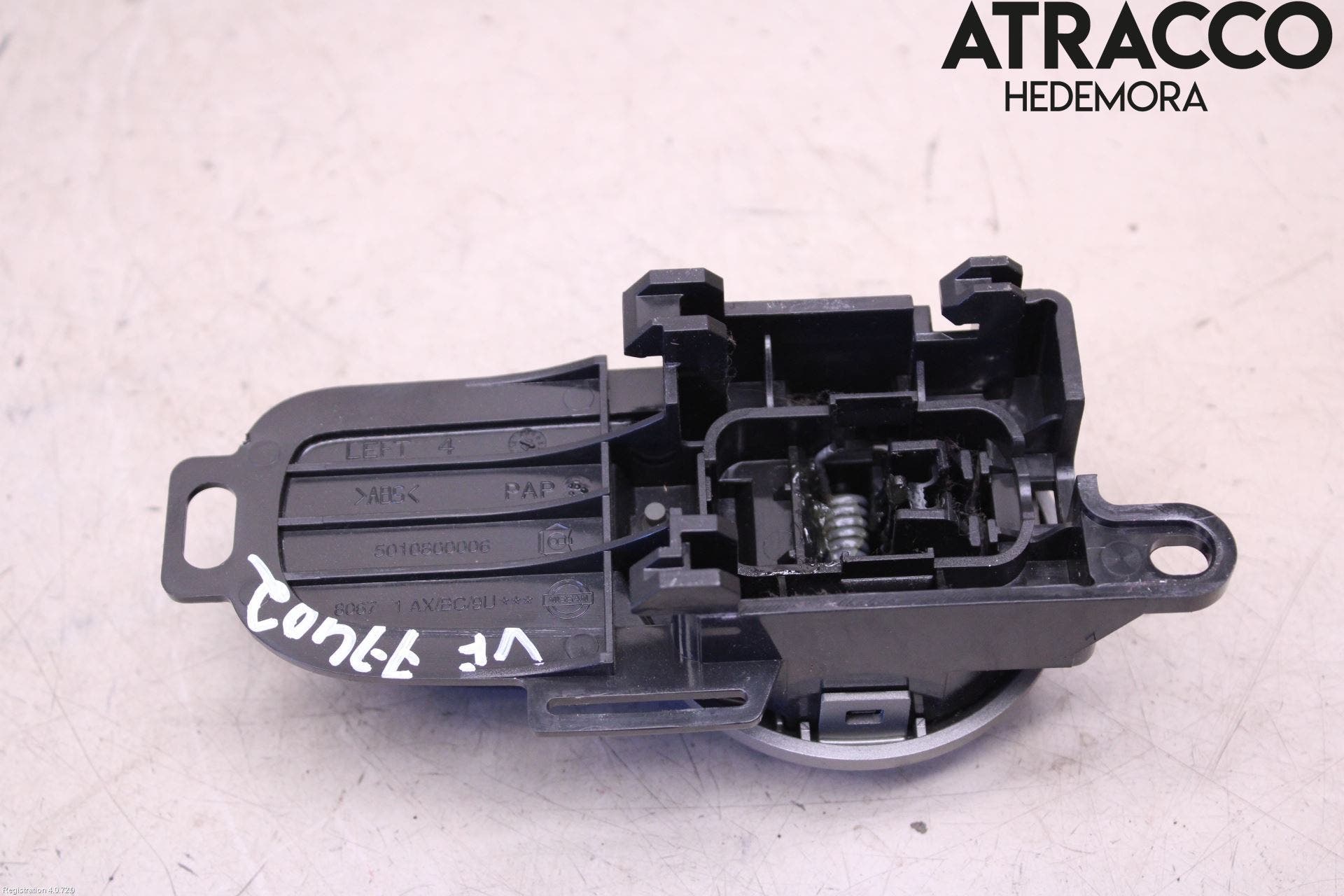 Nissan NOTE E11 06-14 Dörrhandtag Inre Vä