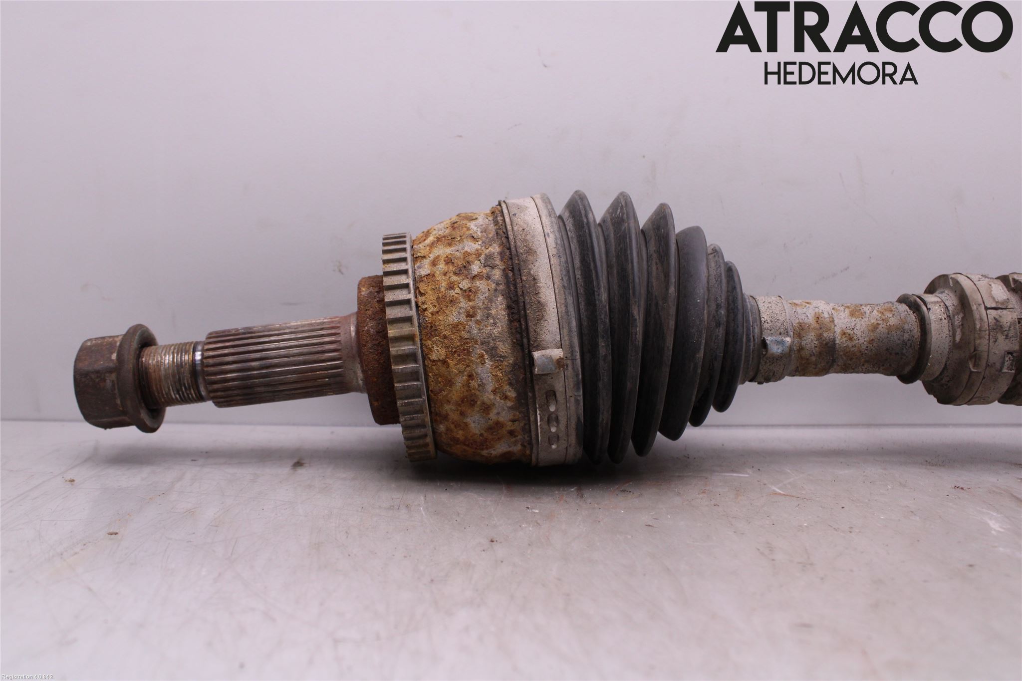 Nissan X-TRAIL     01-07 Drivaxel Fram Höger