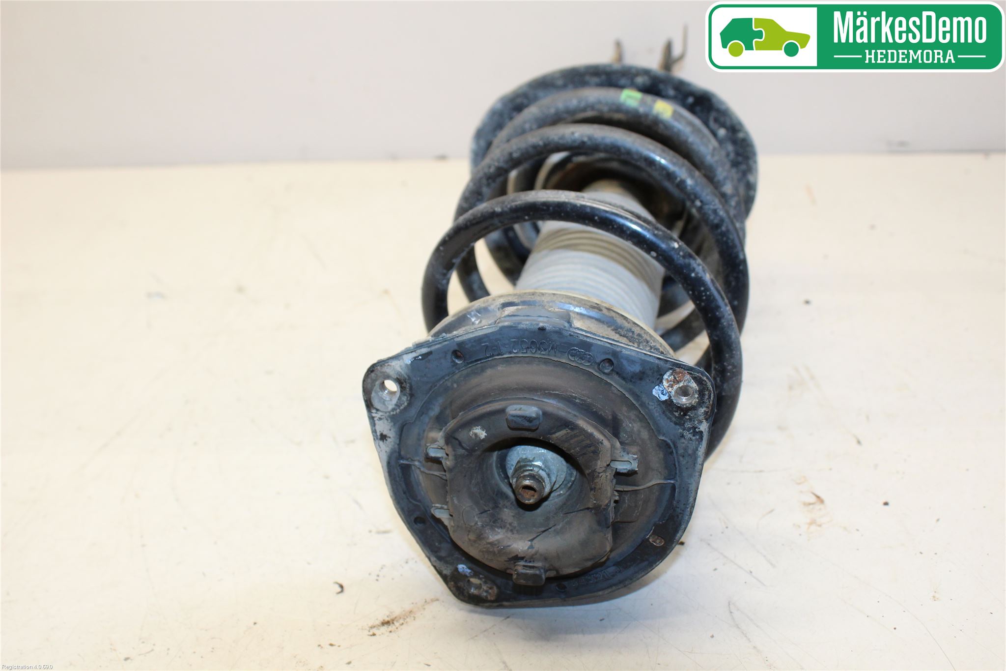 Nissan QASHQAI 10-14 Fjäderben Fram Vänster