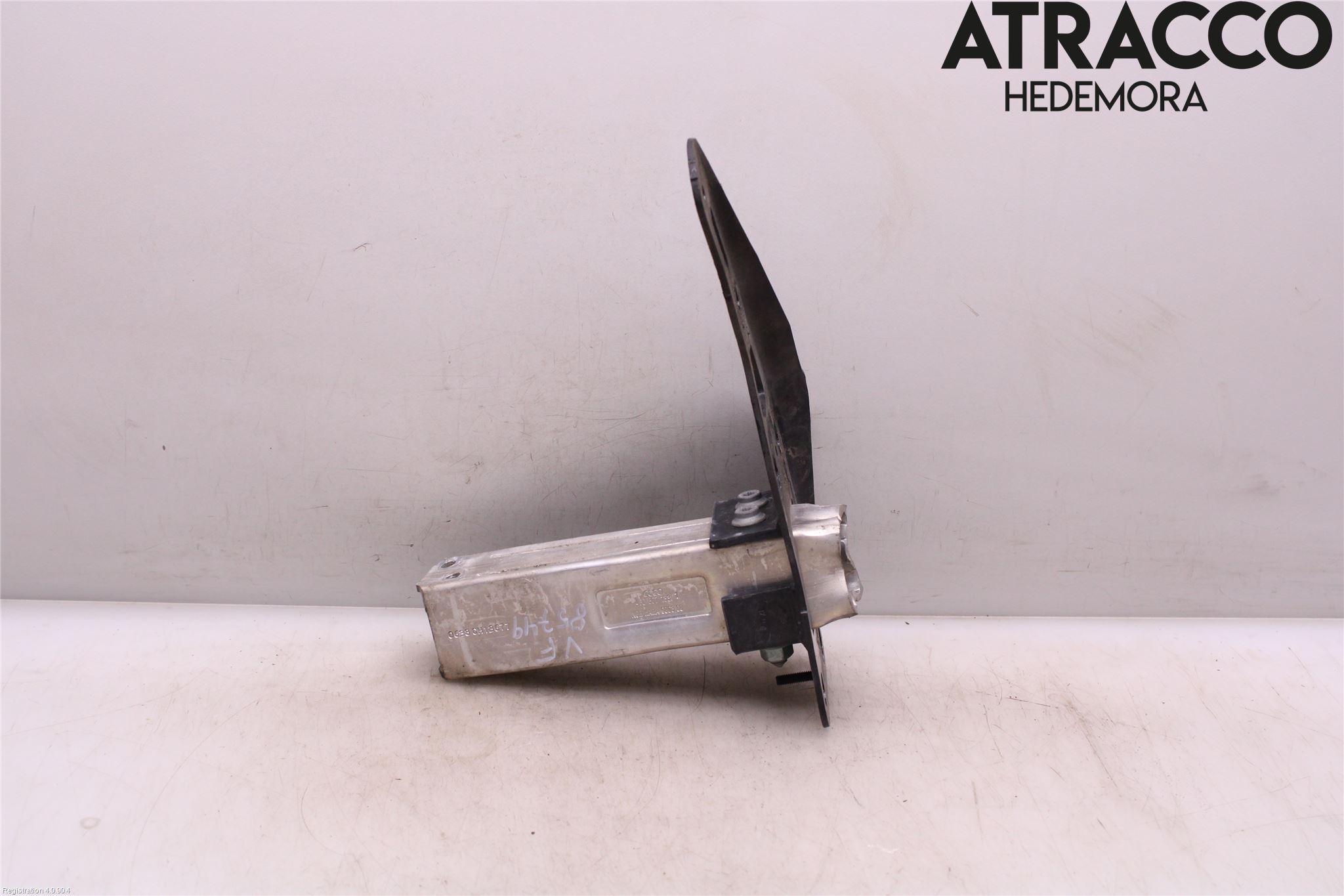 Audi A6/S6     05-11 Stötfångarbärjärn Fram