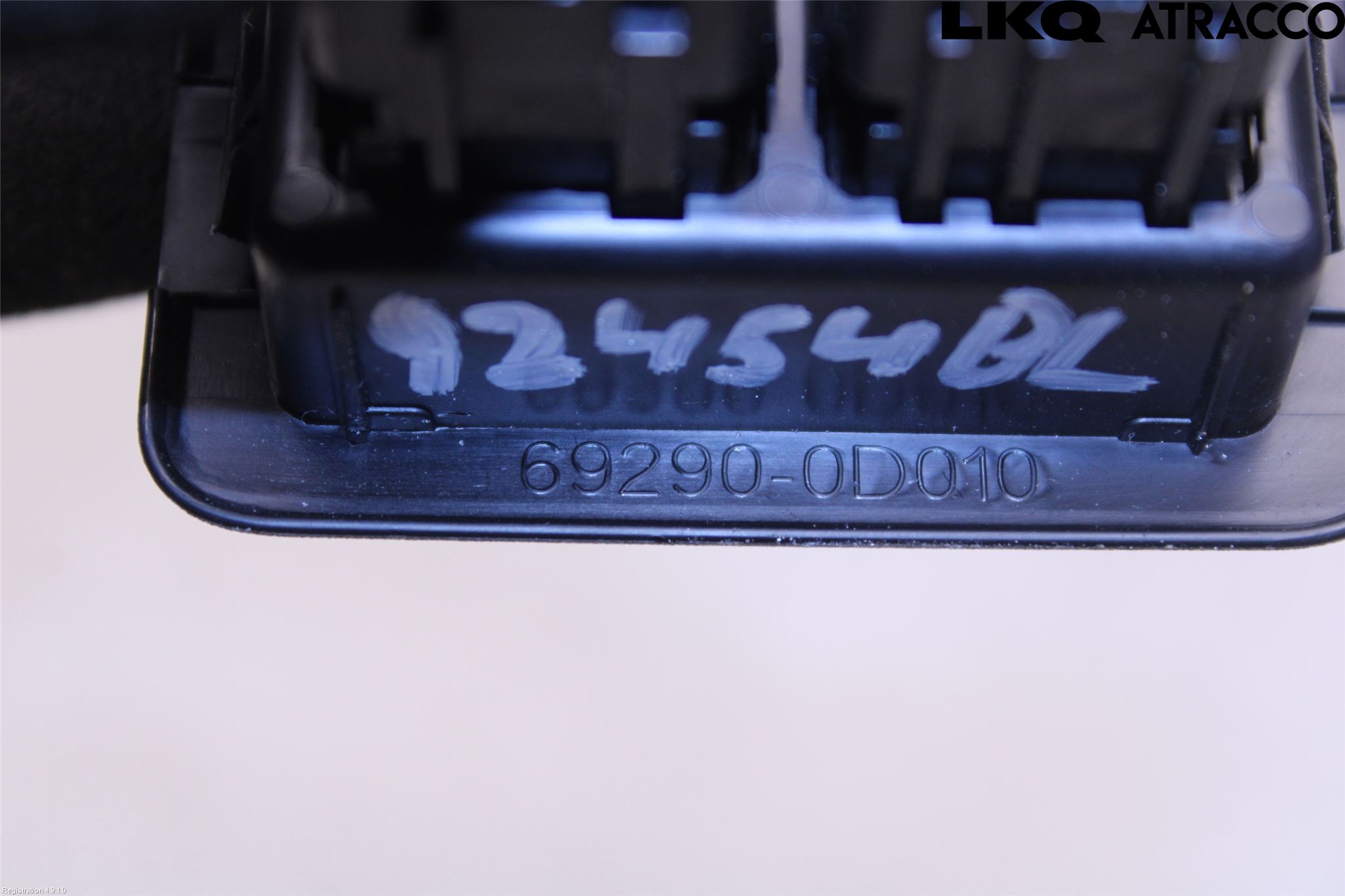 Toyota C-HR 24- Strömställare Baklucka