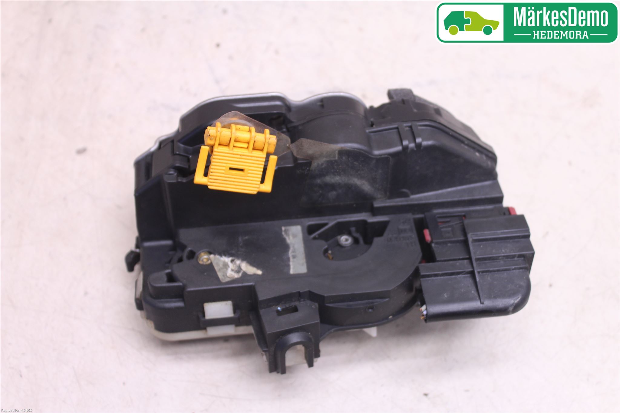 Opel INSIGNIA 09-16 Låskista-Dörrlås