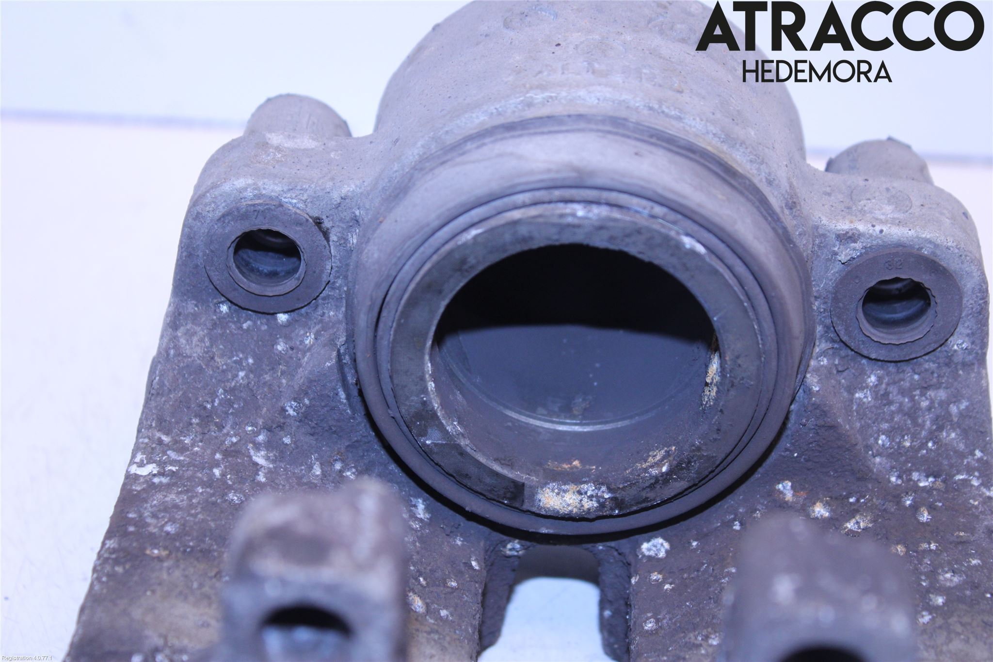 BMW 5 F10/F11/F18 09-17 Bromsok Fram Höger